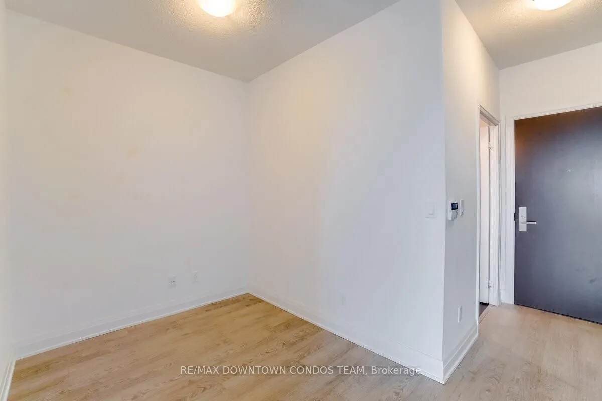 55 Speers Road, #1006