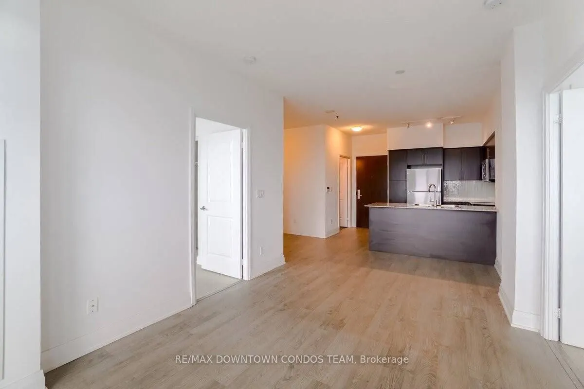 55 Speers Road, #1006