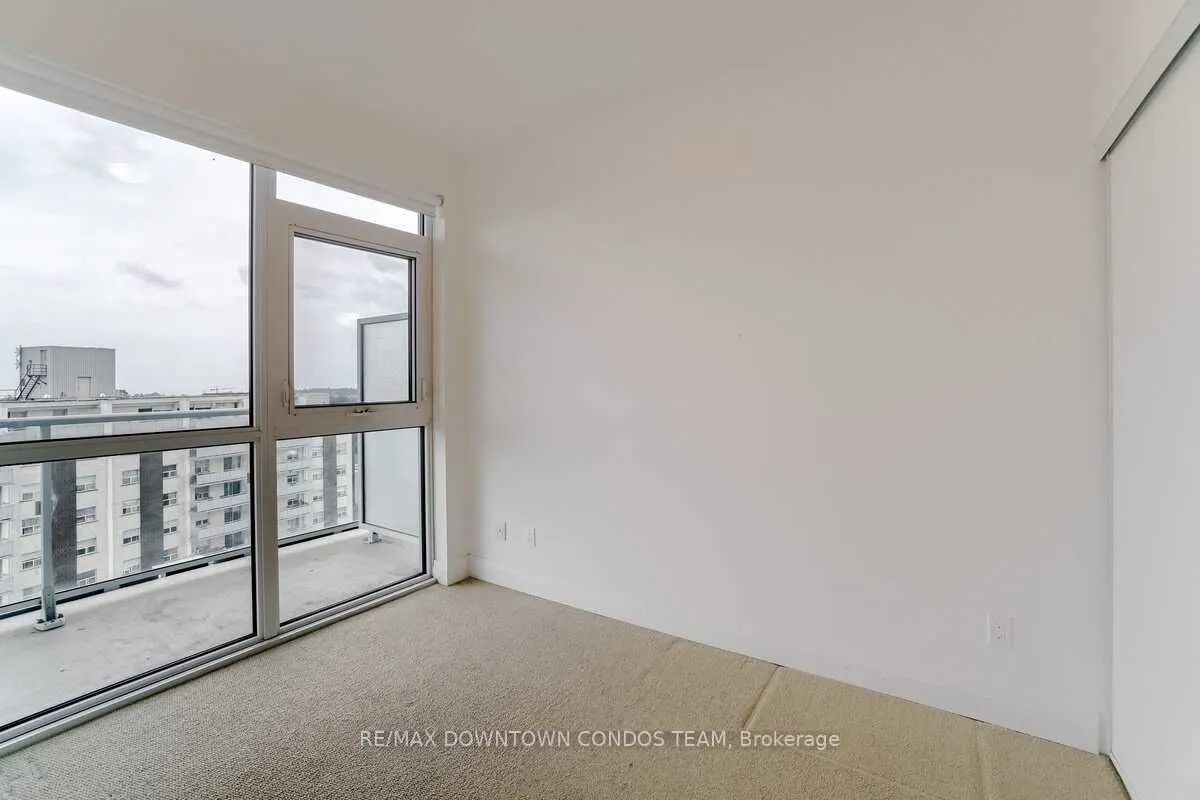 55 Speers Road, #1006