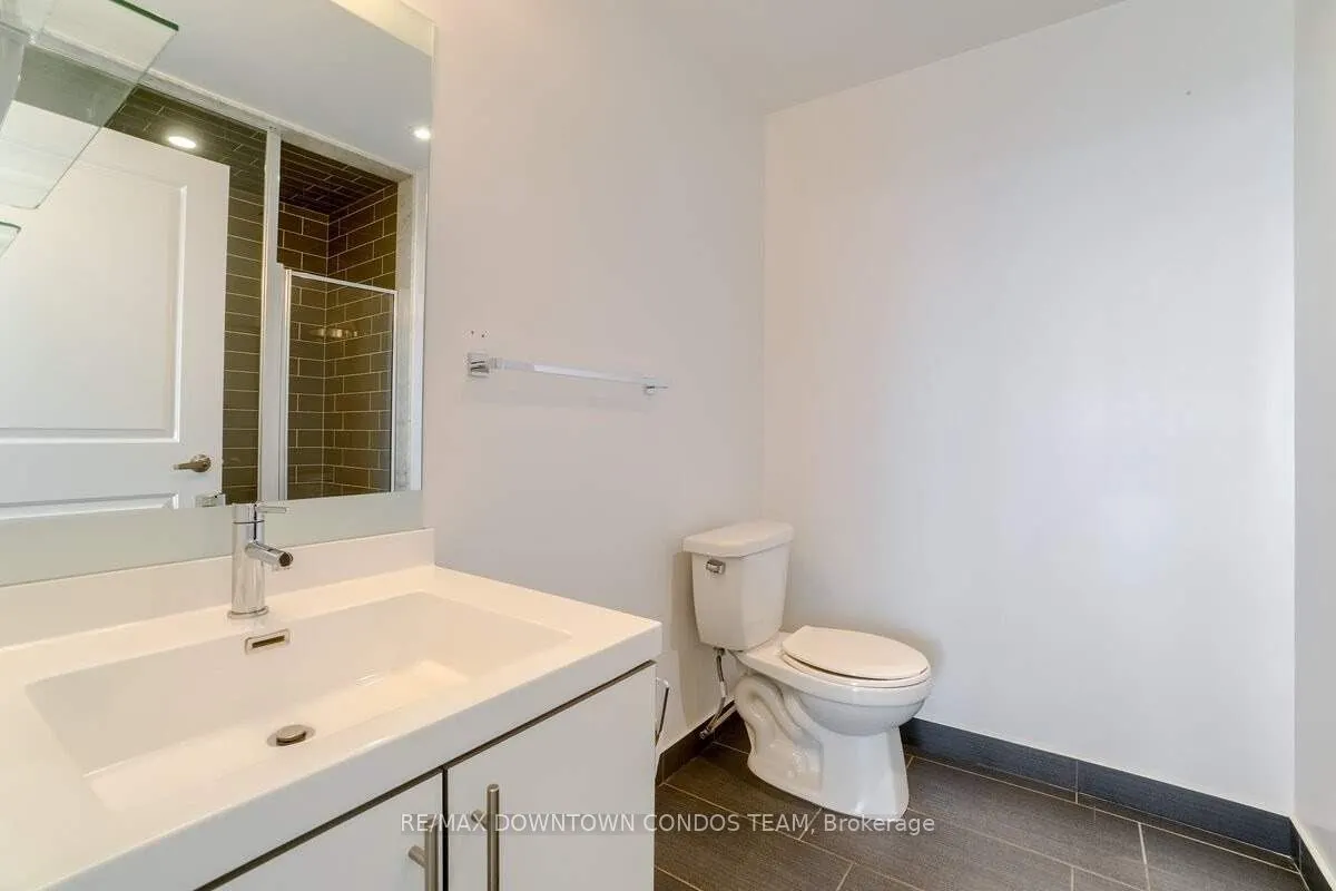 55 Speers Road, #1006