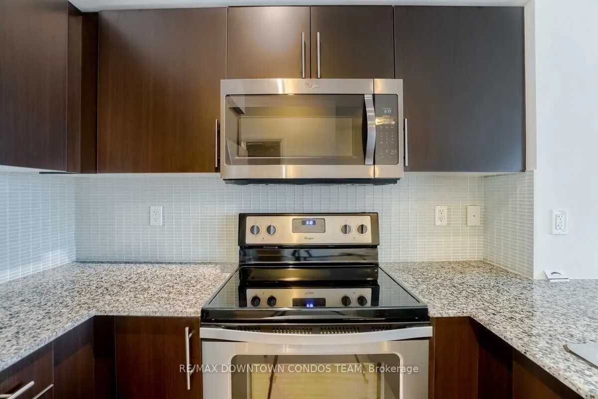 55 Speers Road, #1006