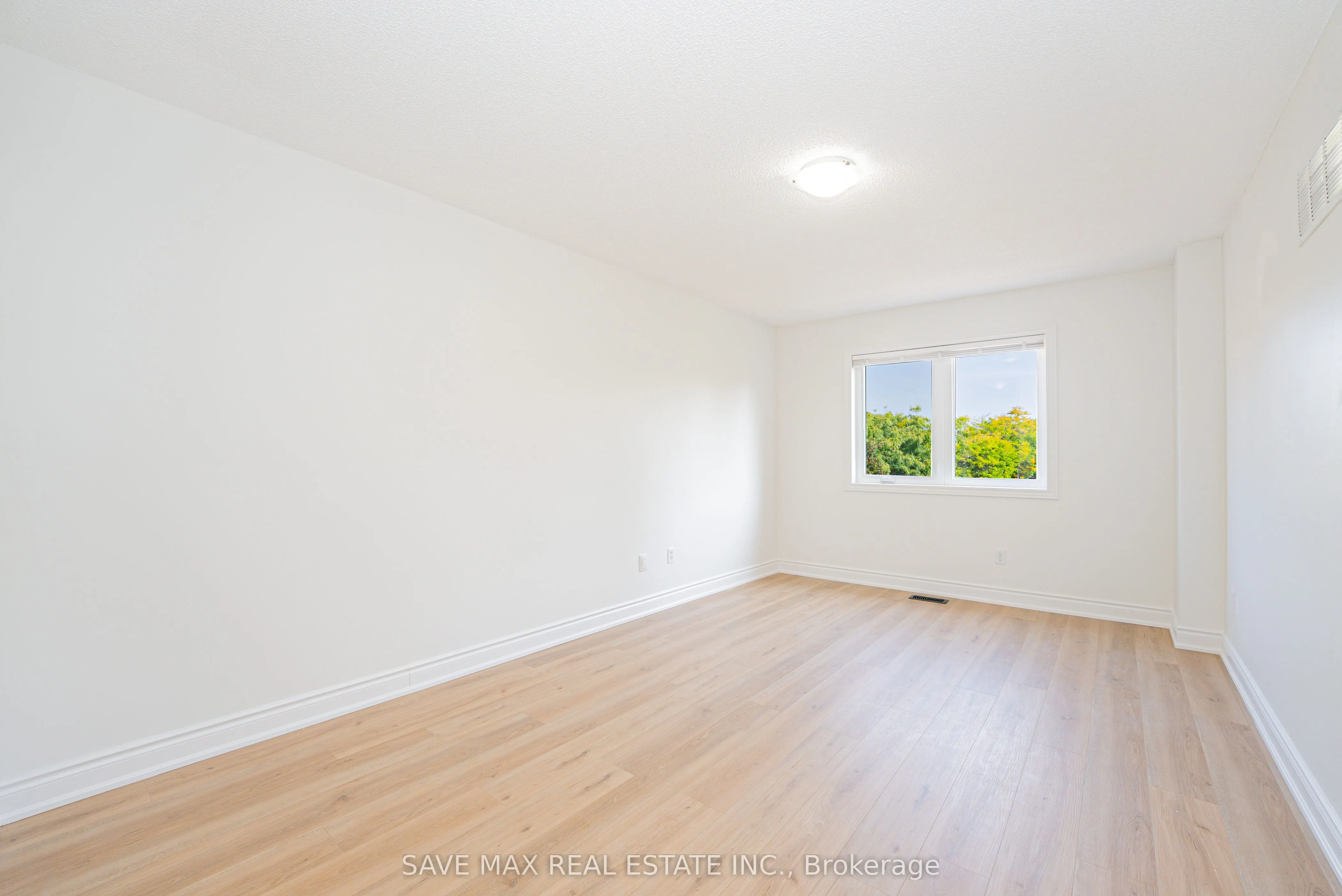 833 Scollard Court, #33