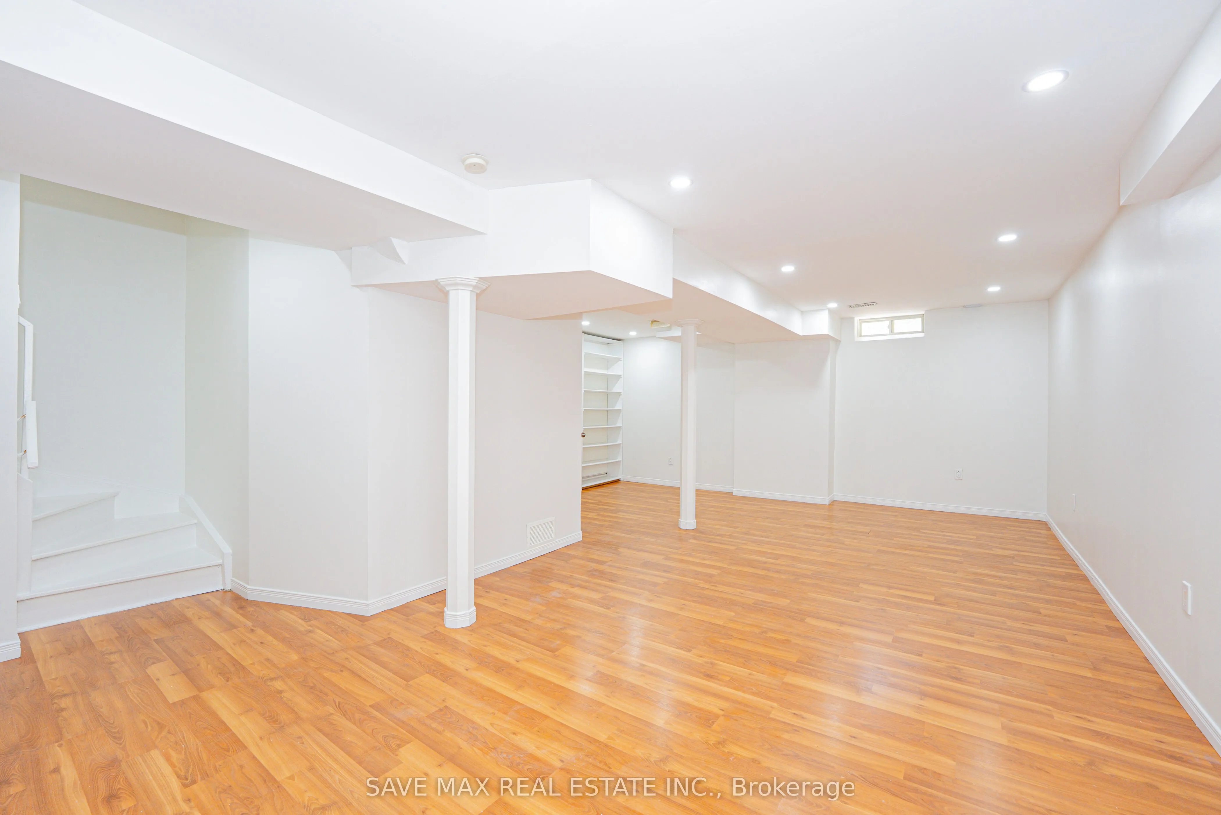 833 Scollard Court, #33
