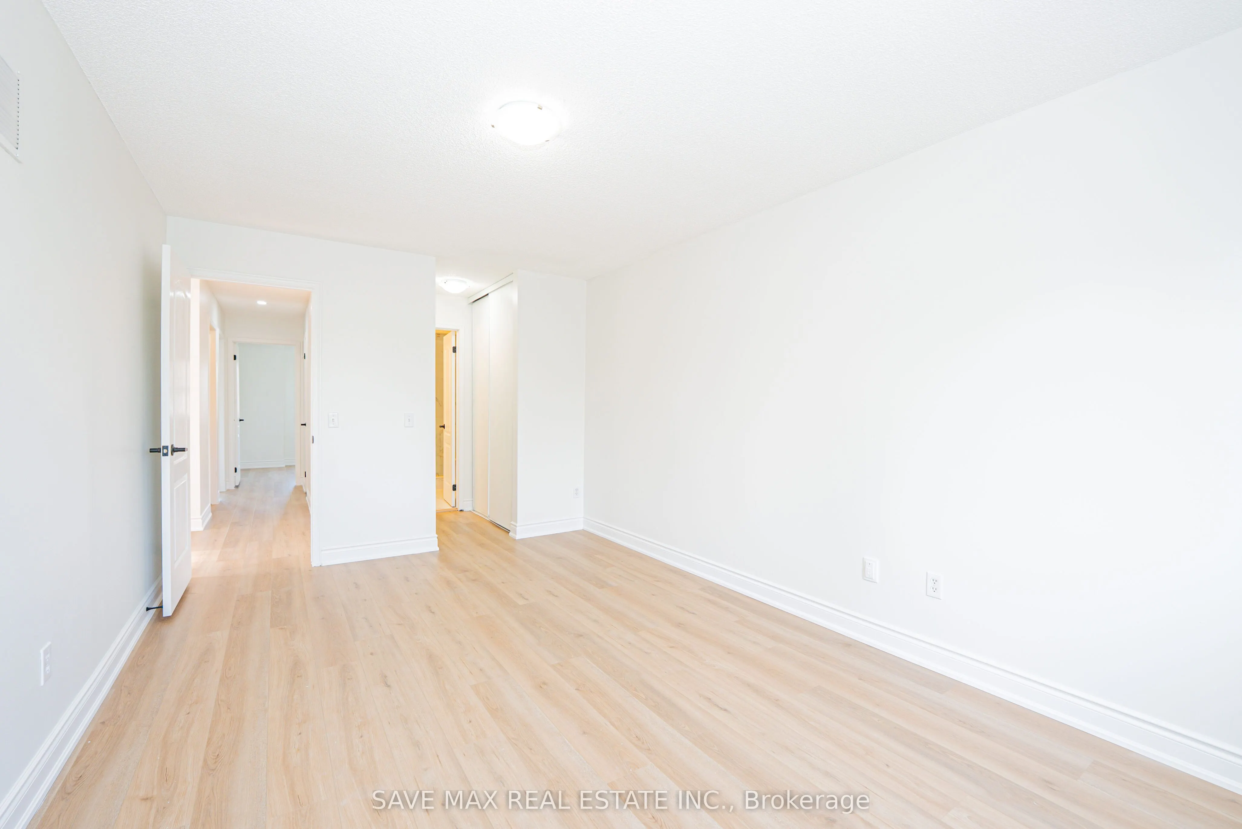 833 Scollard Court, #33