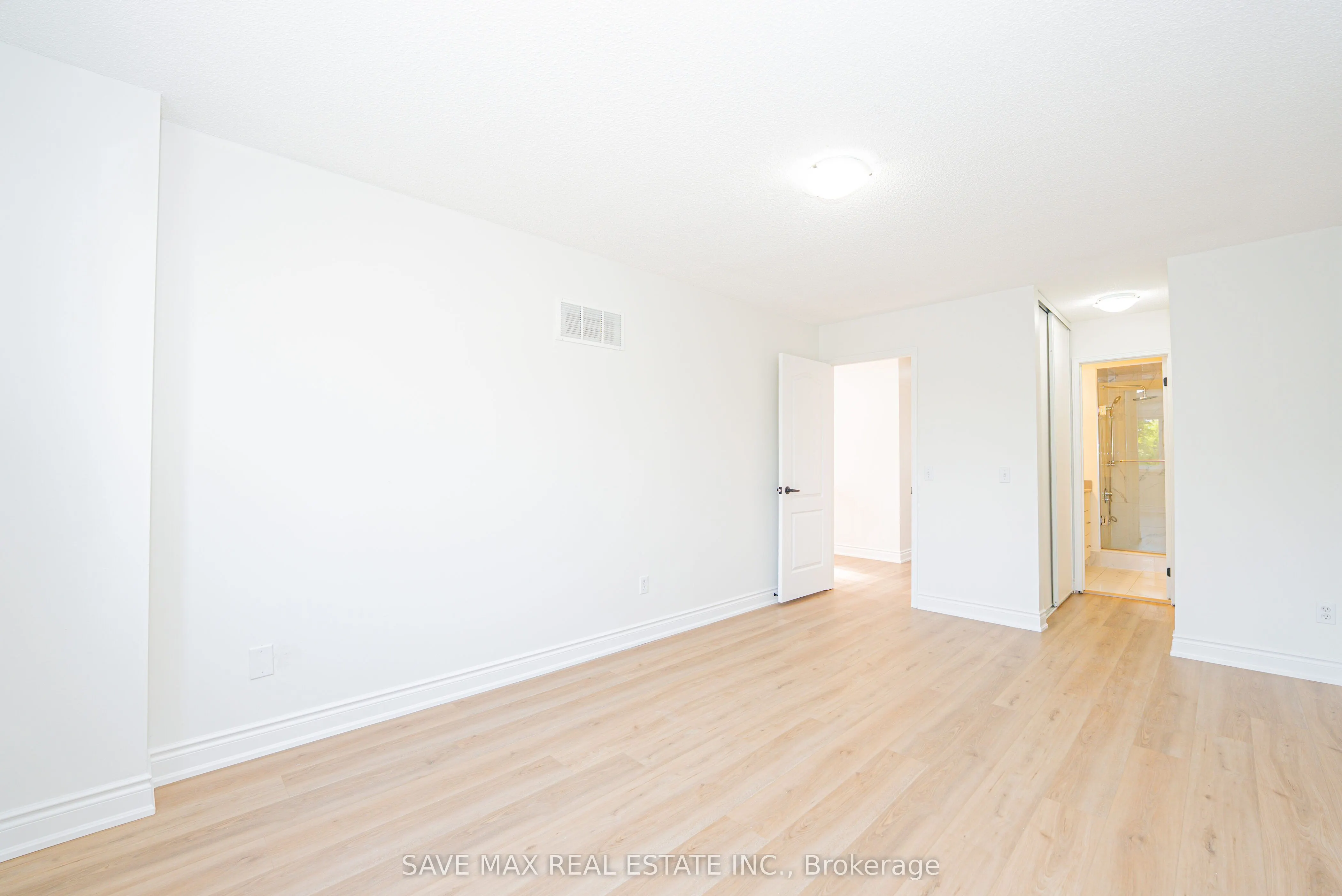 833 Scollard Court, #33
