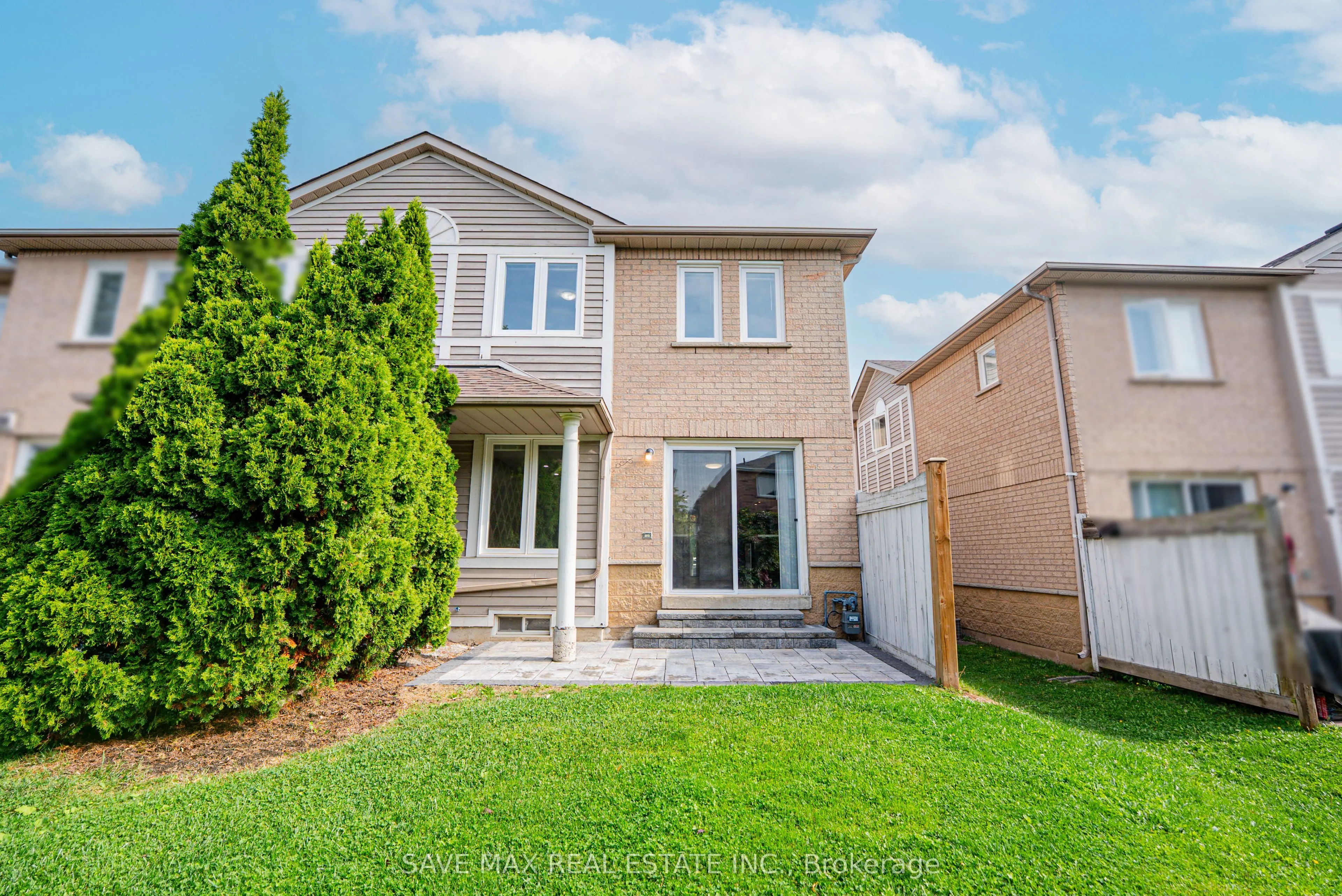 833 Scollard Court, #33