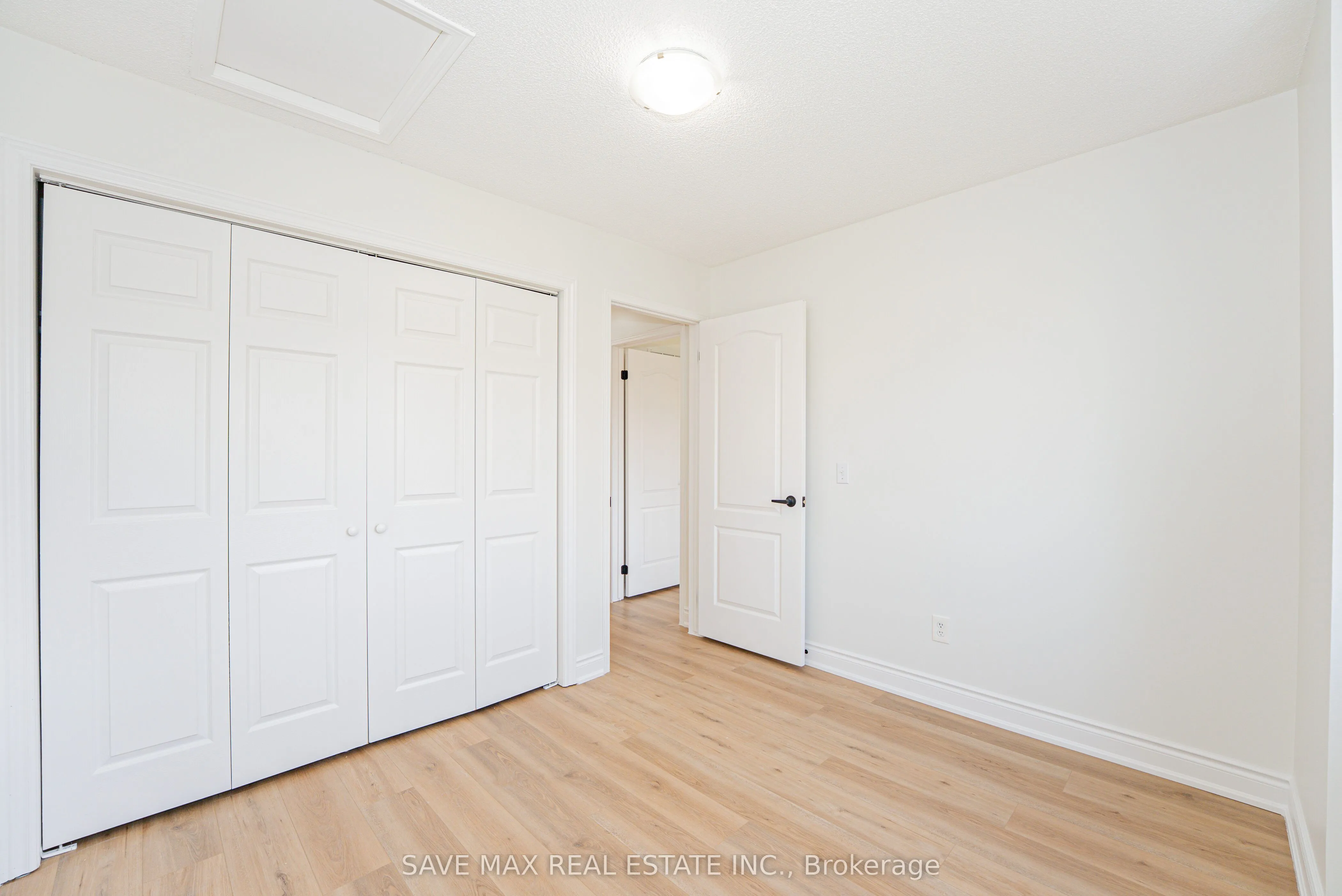 833 Scollard Court, #33