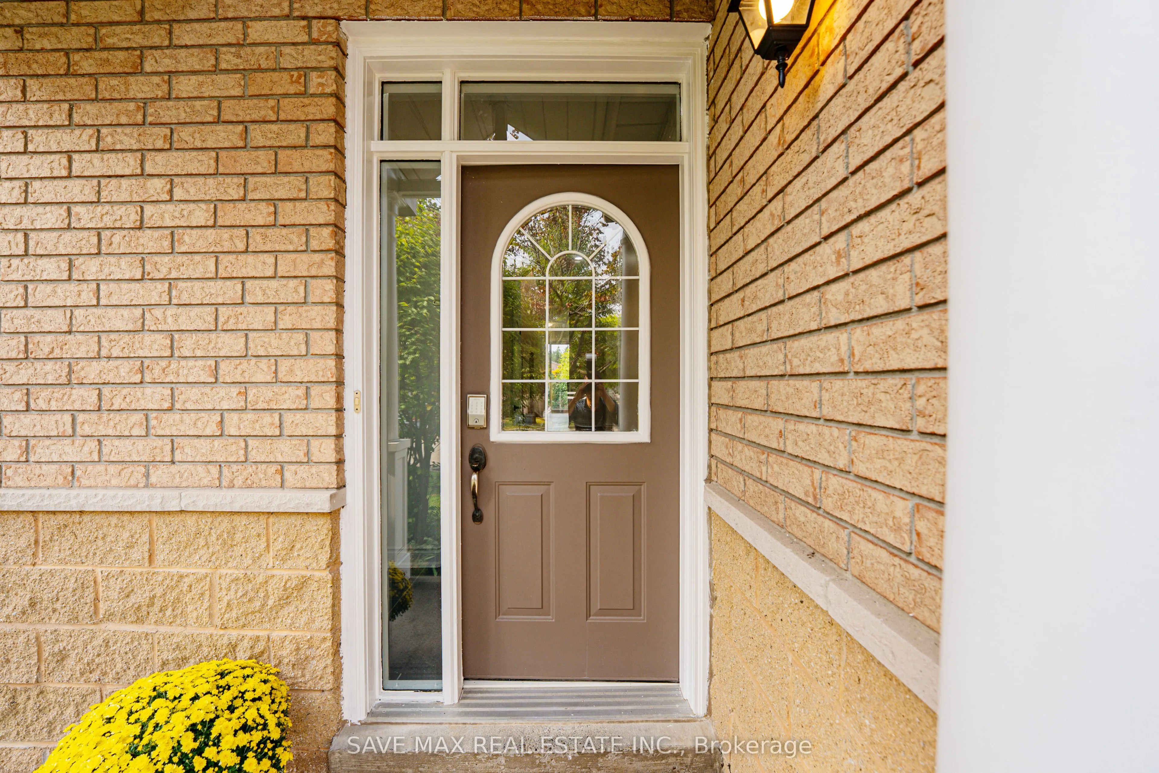 833 Scollard Court, #33