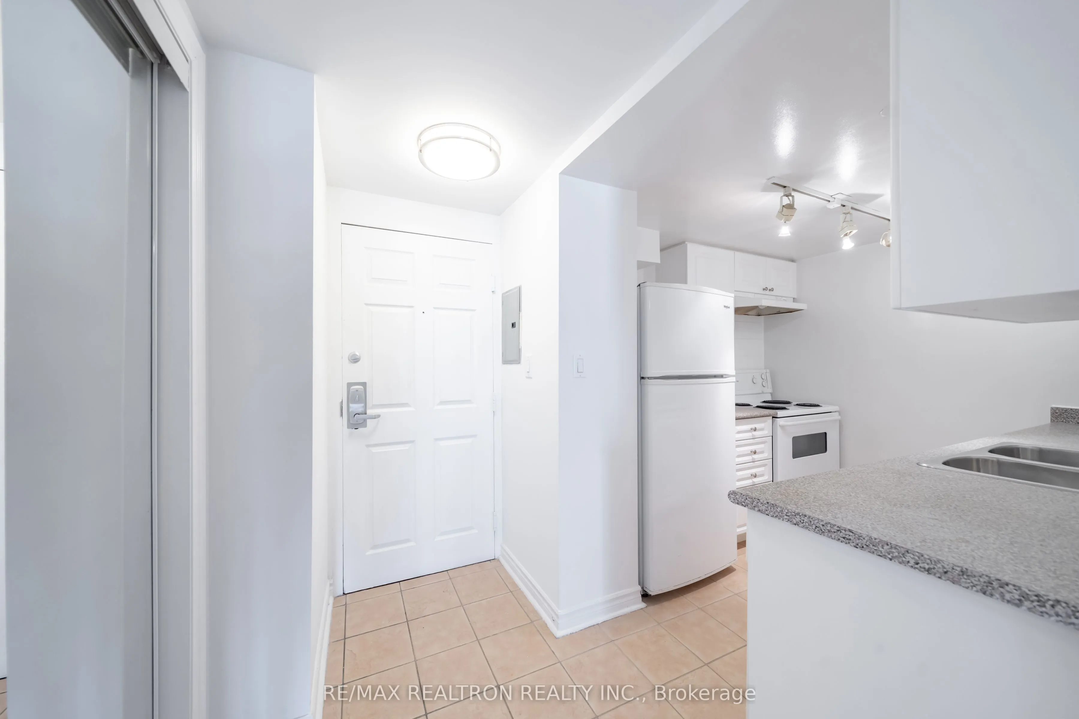 1407 Dupont Street, #307