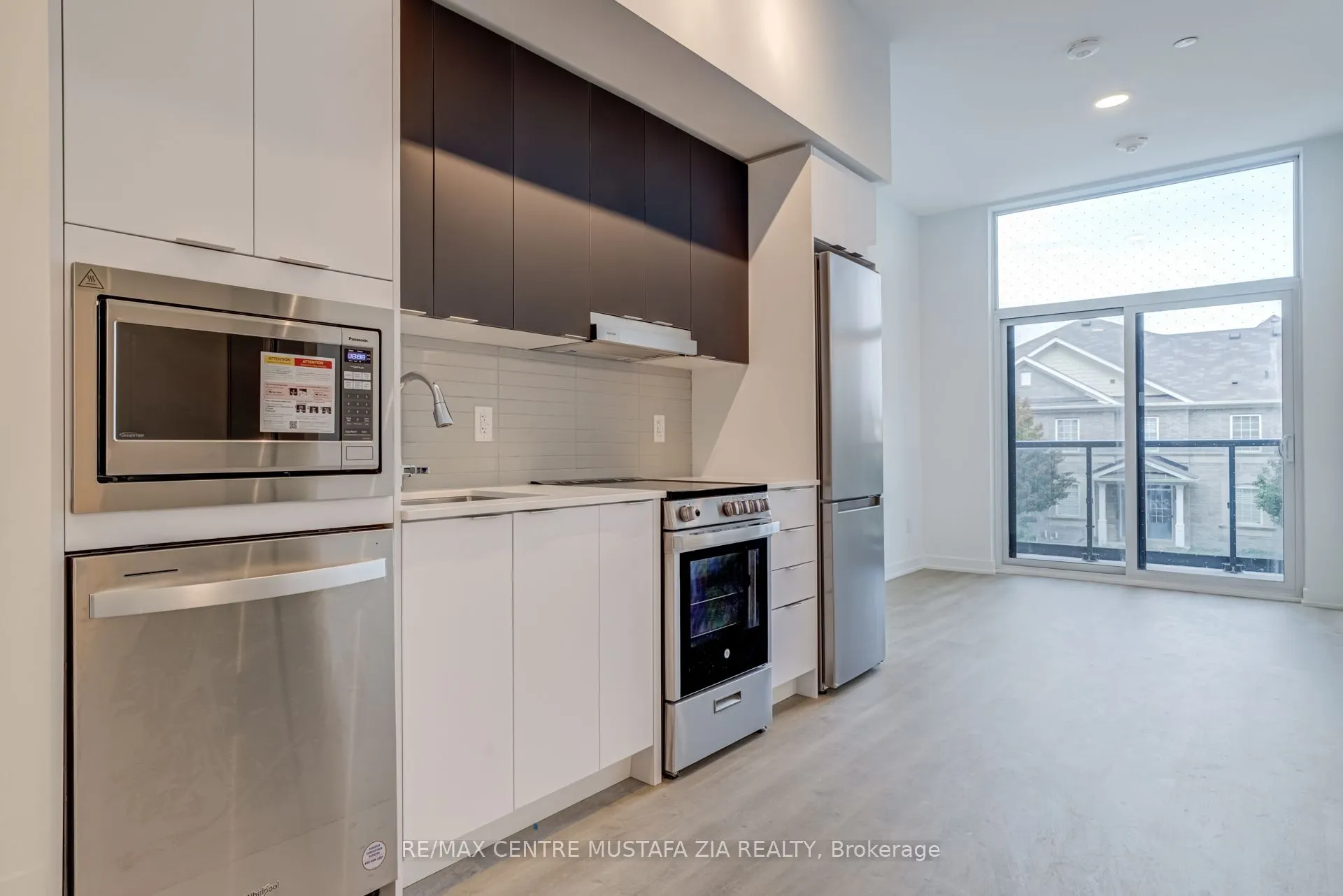 5105 Hurontario Street, #219