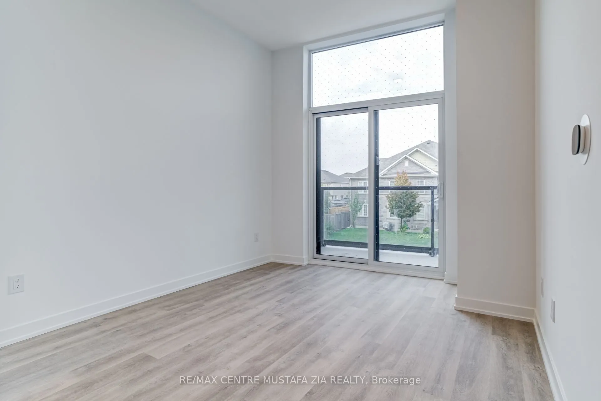 5105 Hurontario Street, #219