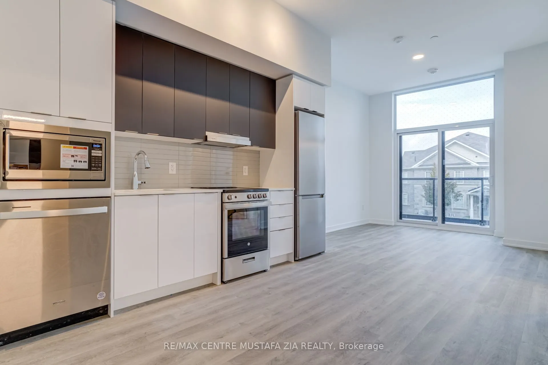 5105 Hurontario Street, #219