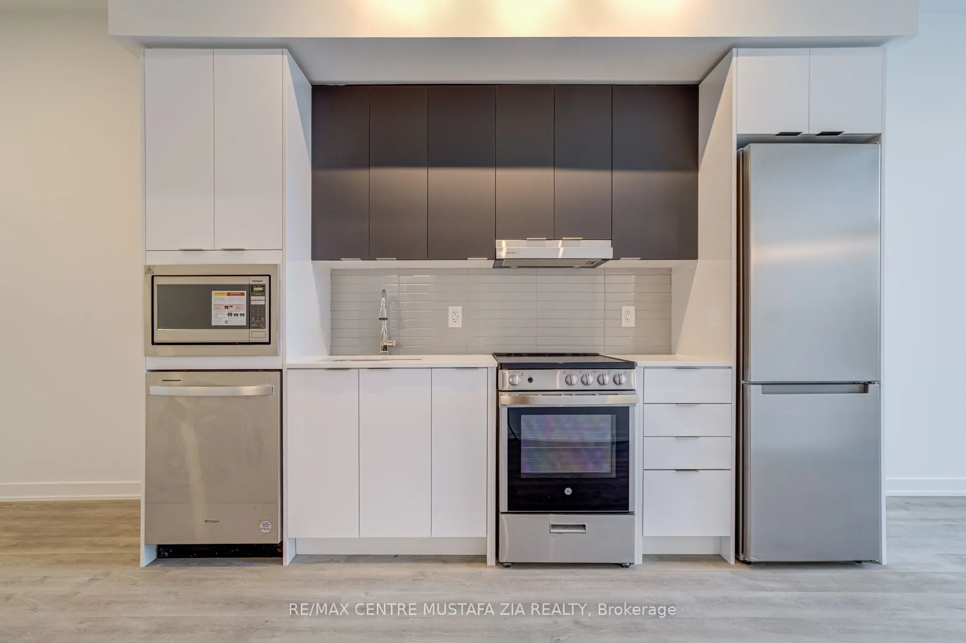5105 Hurontario Street, #219