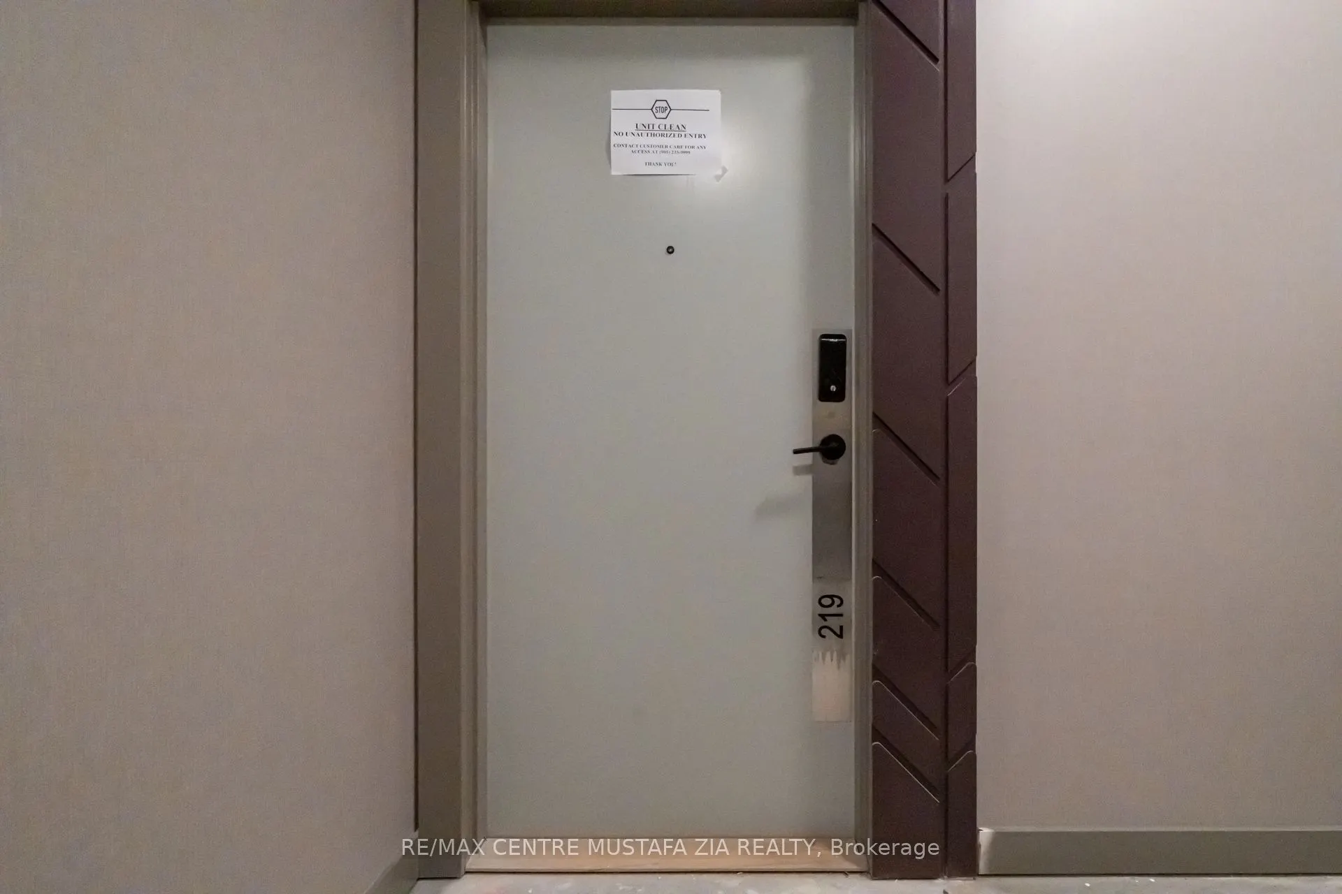 5105 Hurontario Street, #219