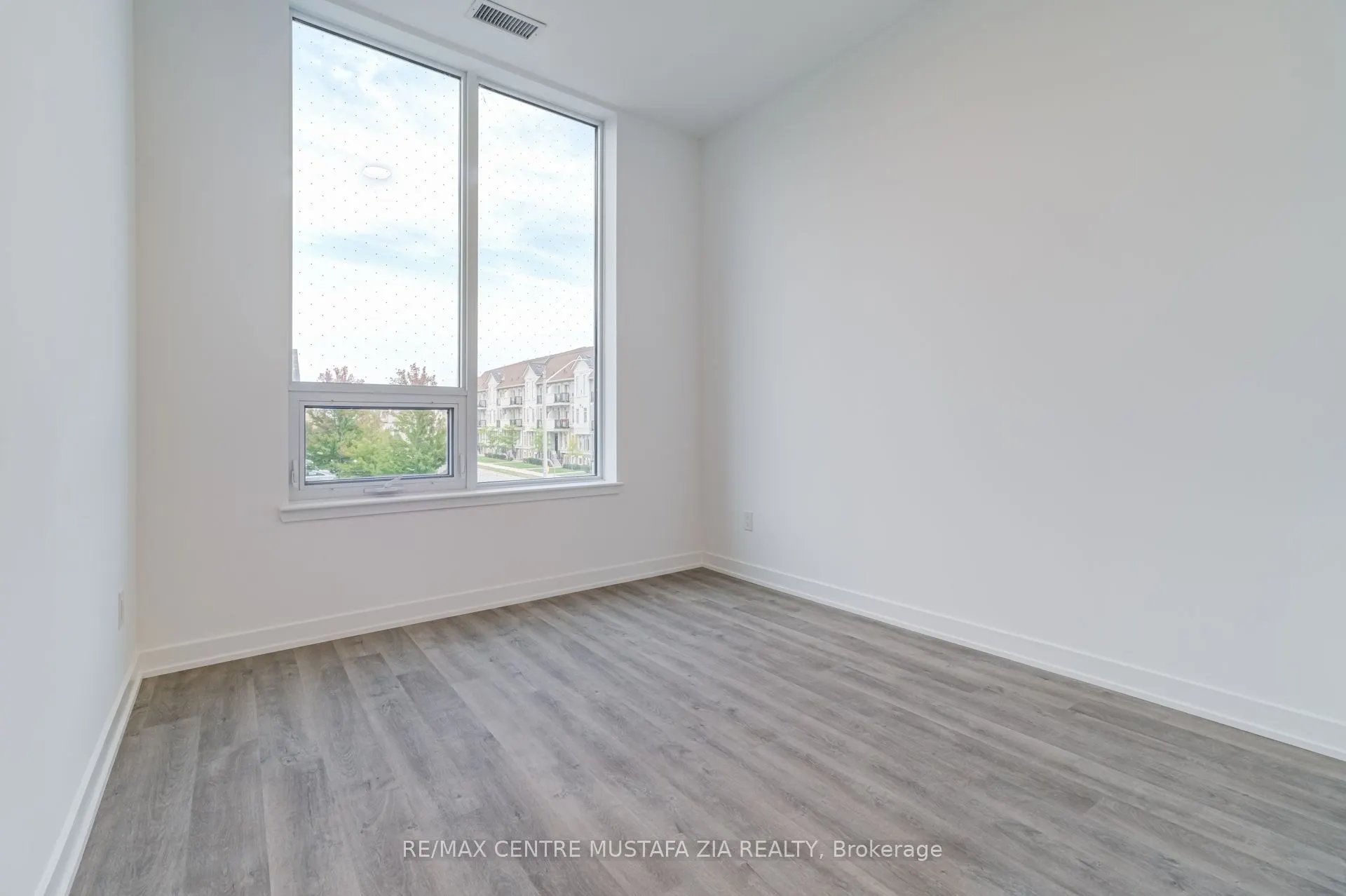 5105 Hurontario Street, #219
