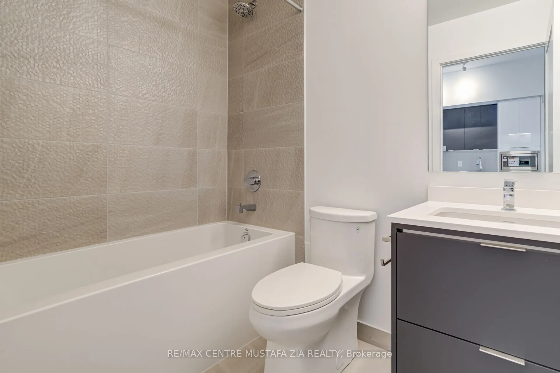 5105 Hurontario Street, #219
