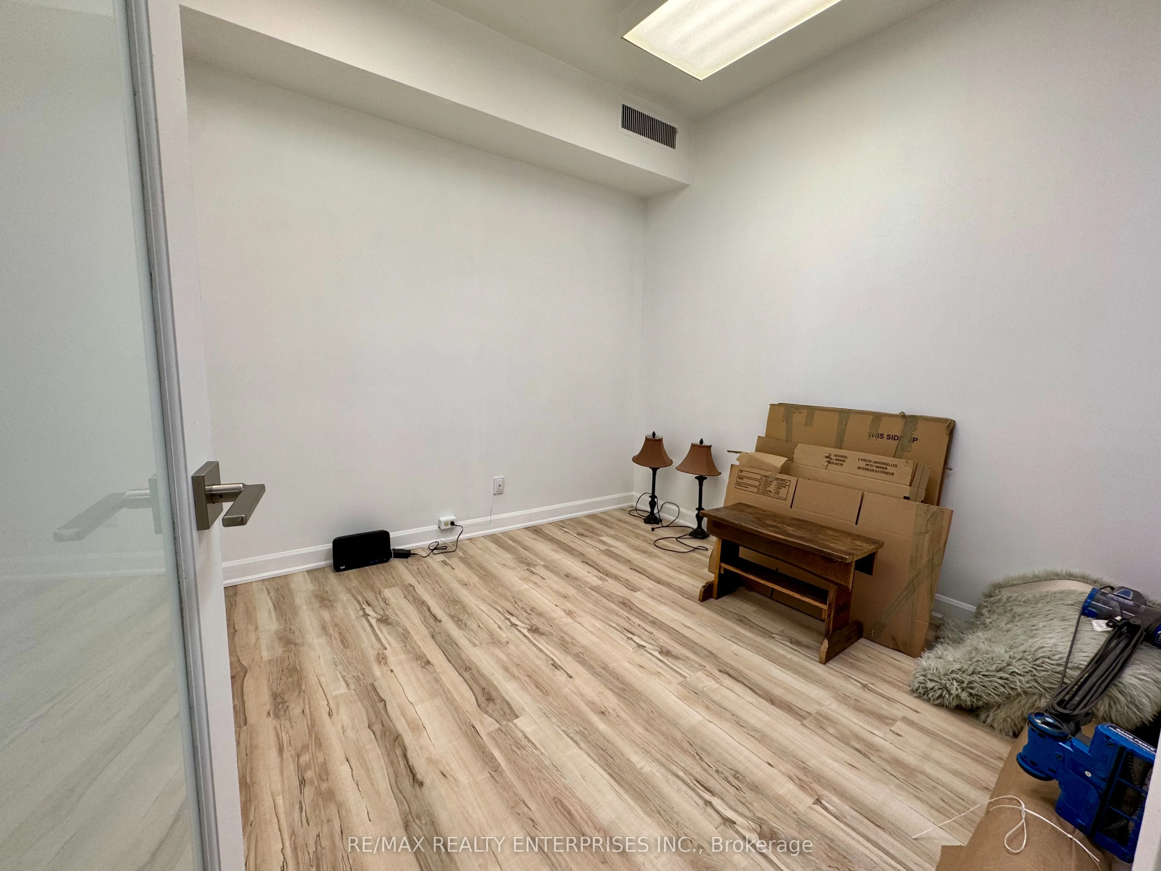 292 Lakeshore Road E