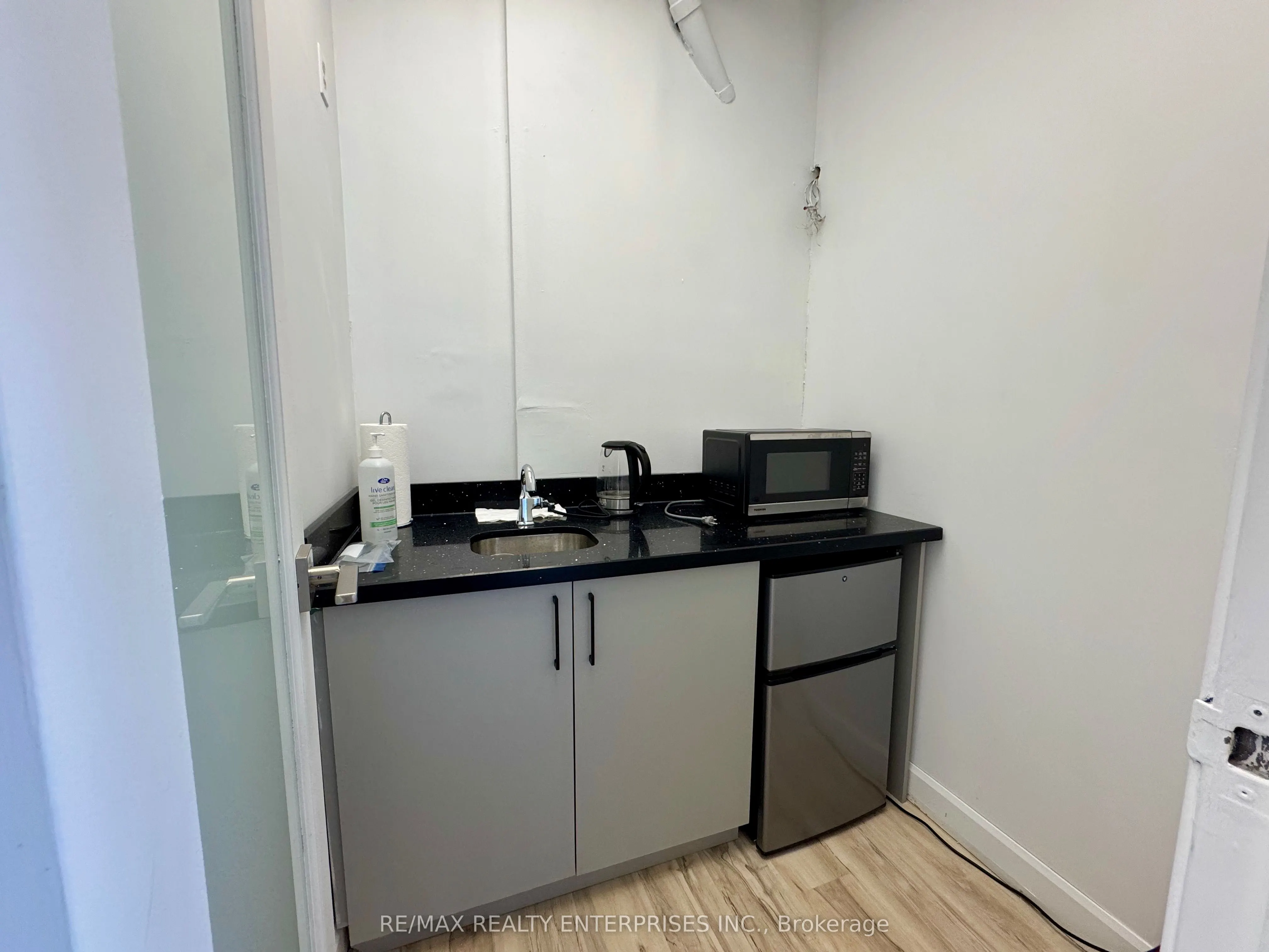 292 Lakeshore Road E