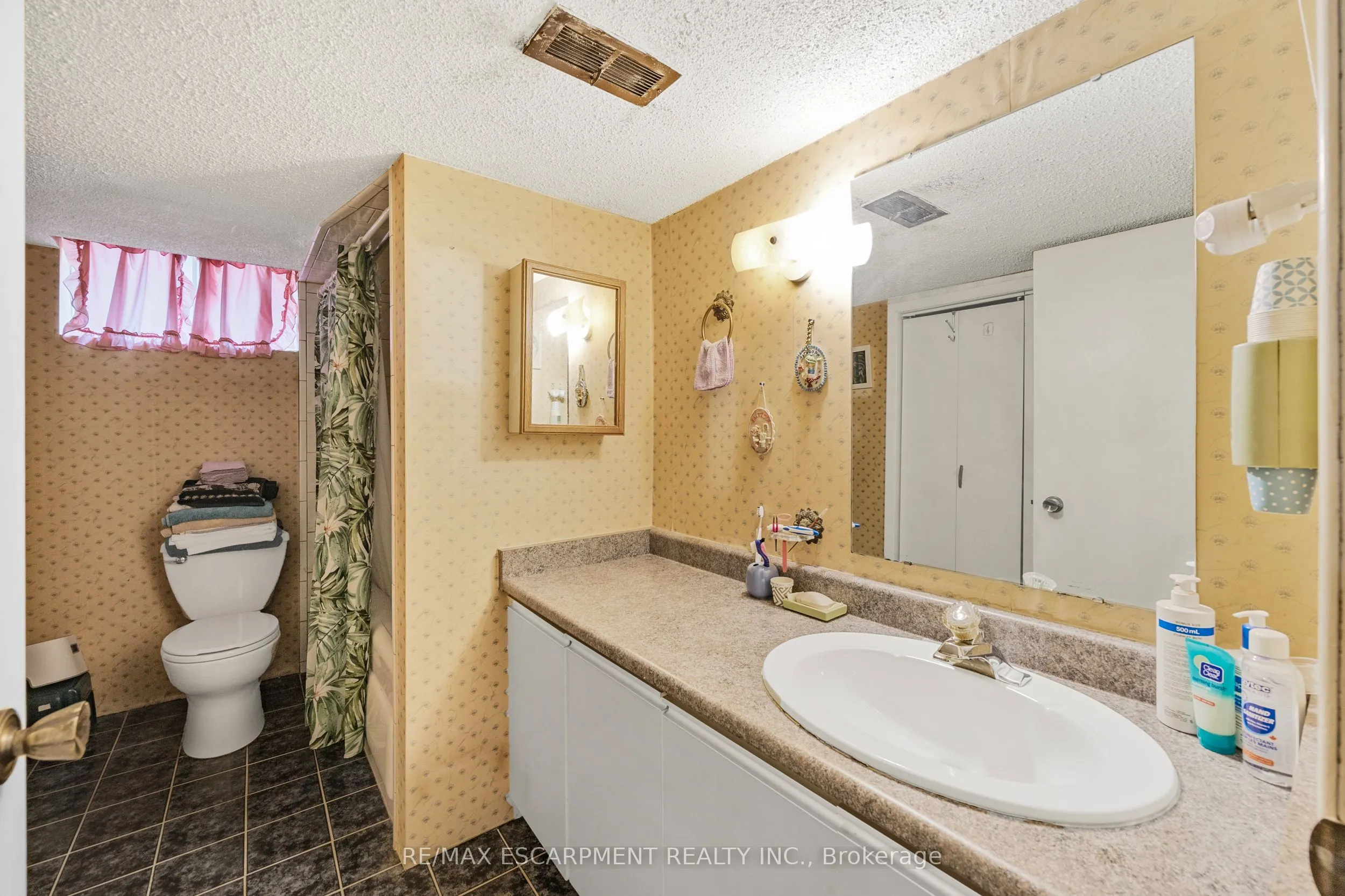 1196 Dowland Crescent