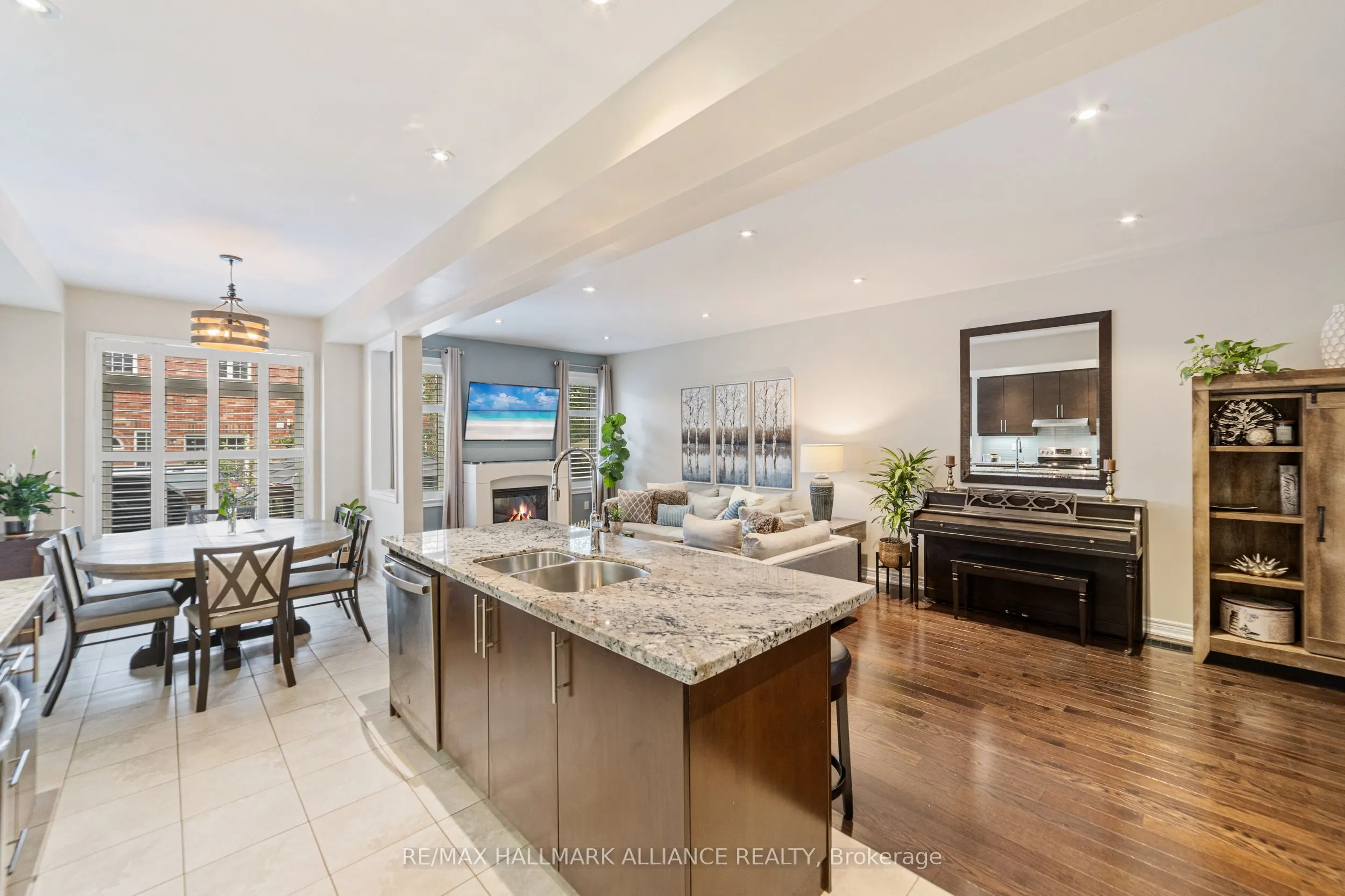 37 Diamond Leaf Lane