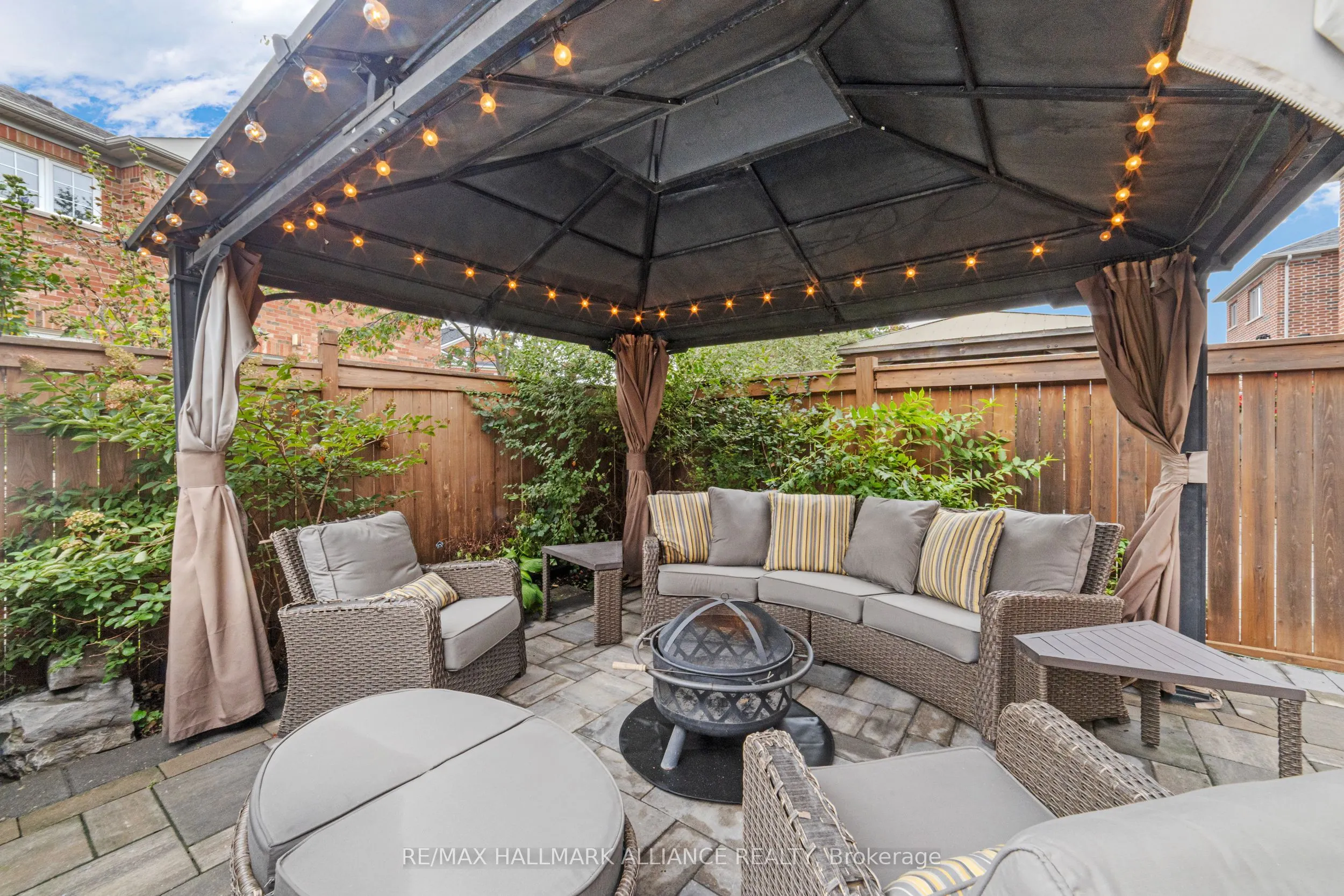 37 Diamond Leaf Lane