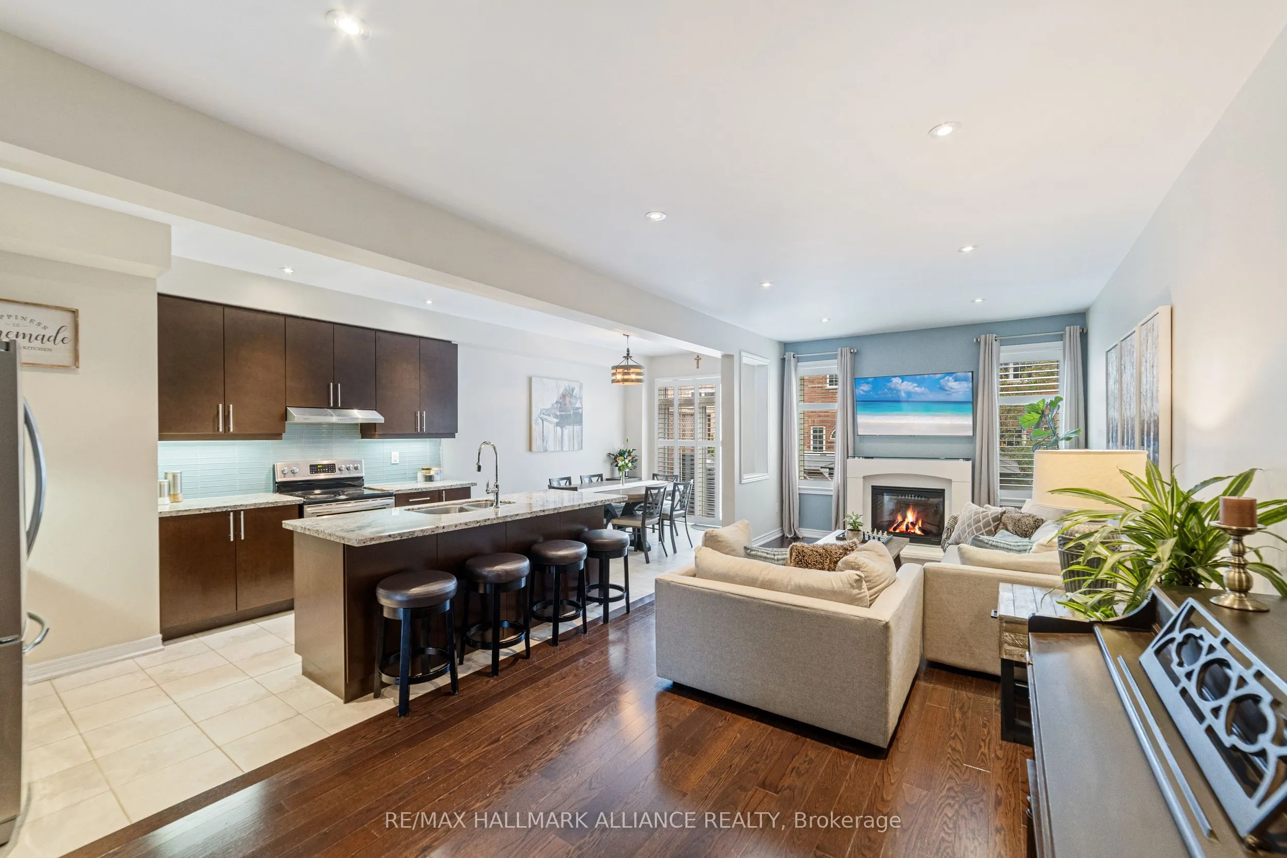 37 Diamond Leaf Lane