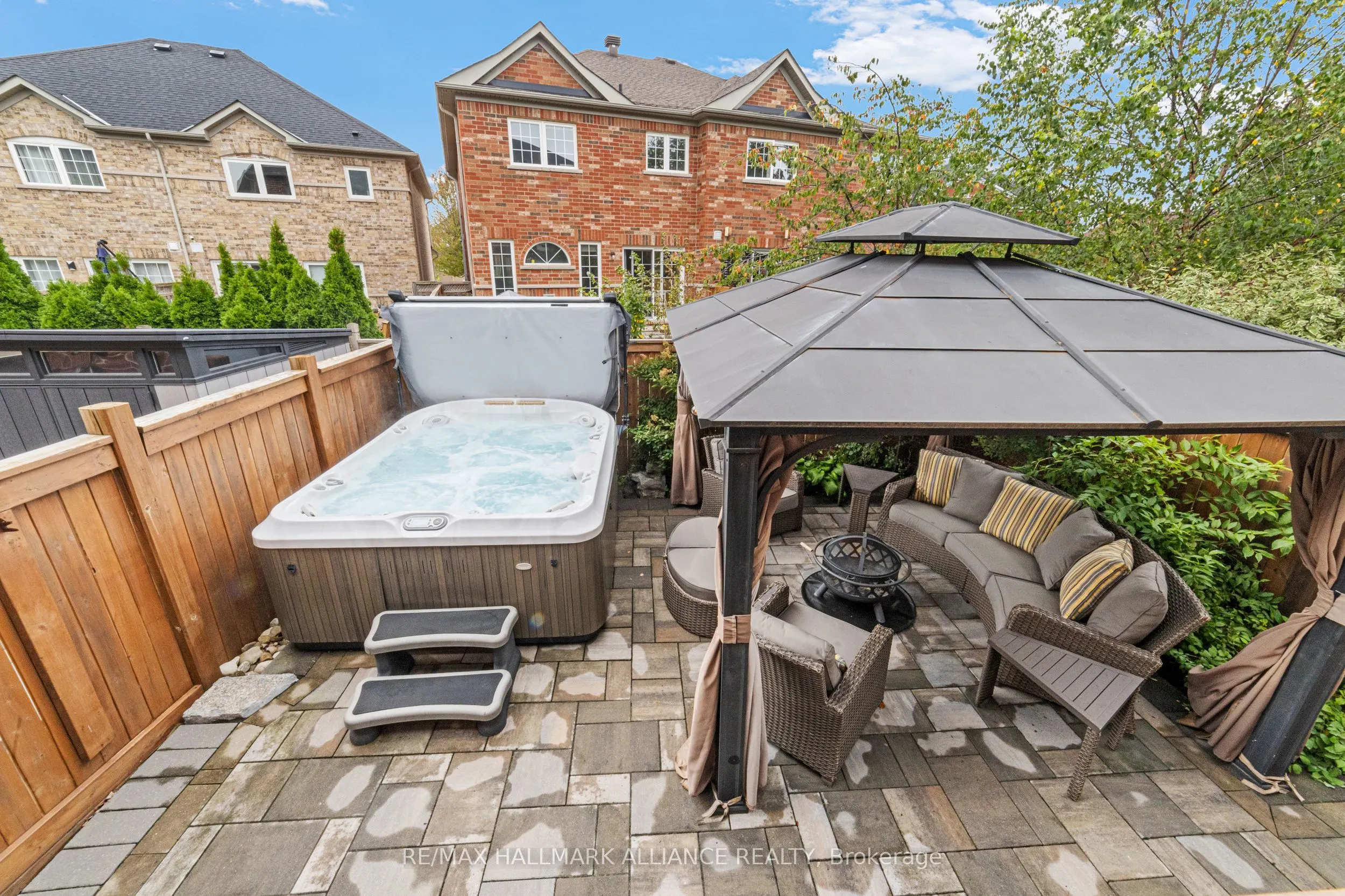 37 Diamond Leaf Lane