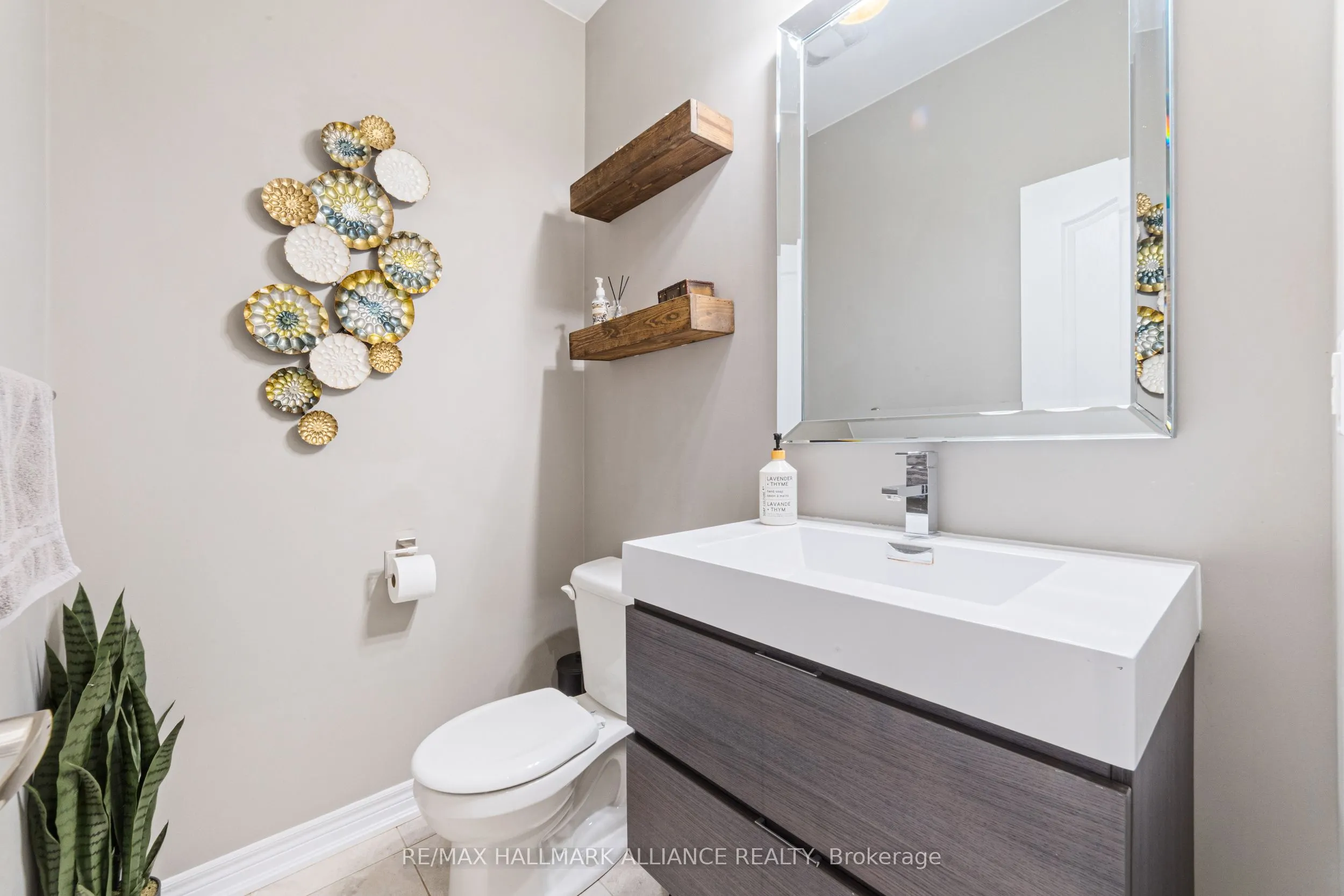 37 Diamond Leaf Lane
