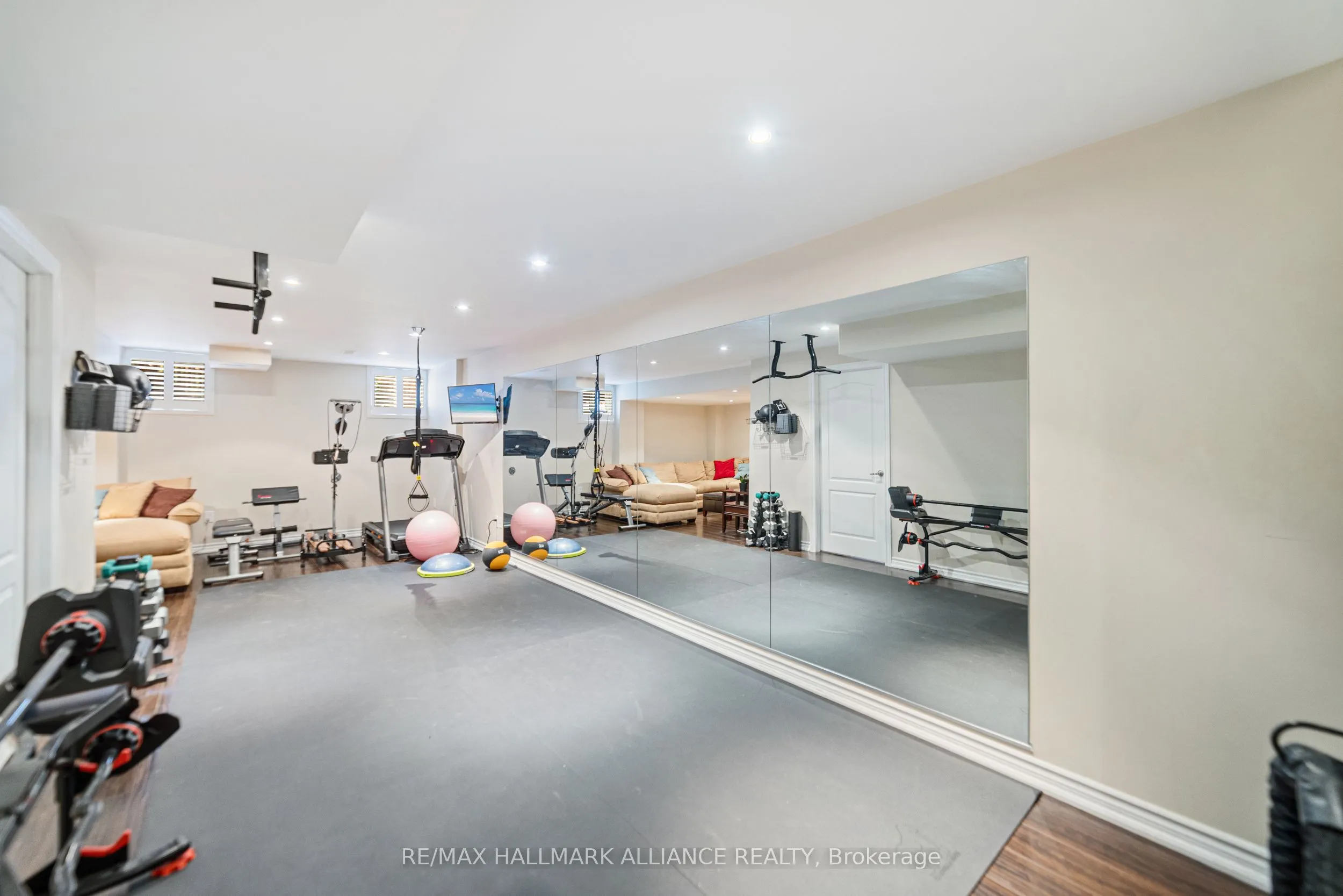 37 Diamond Leaf Lane