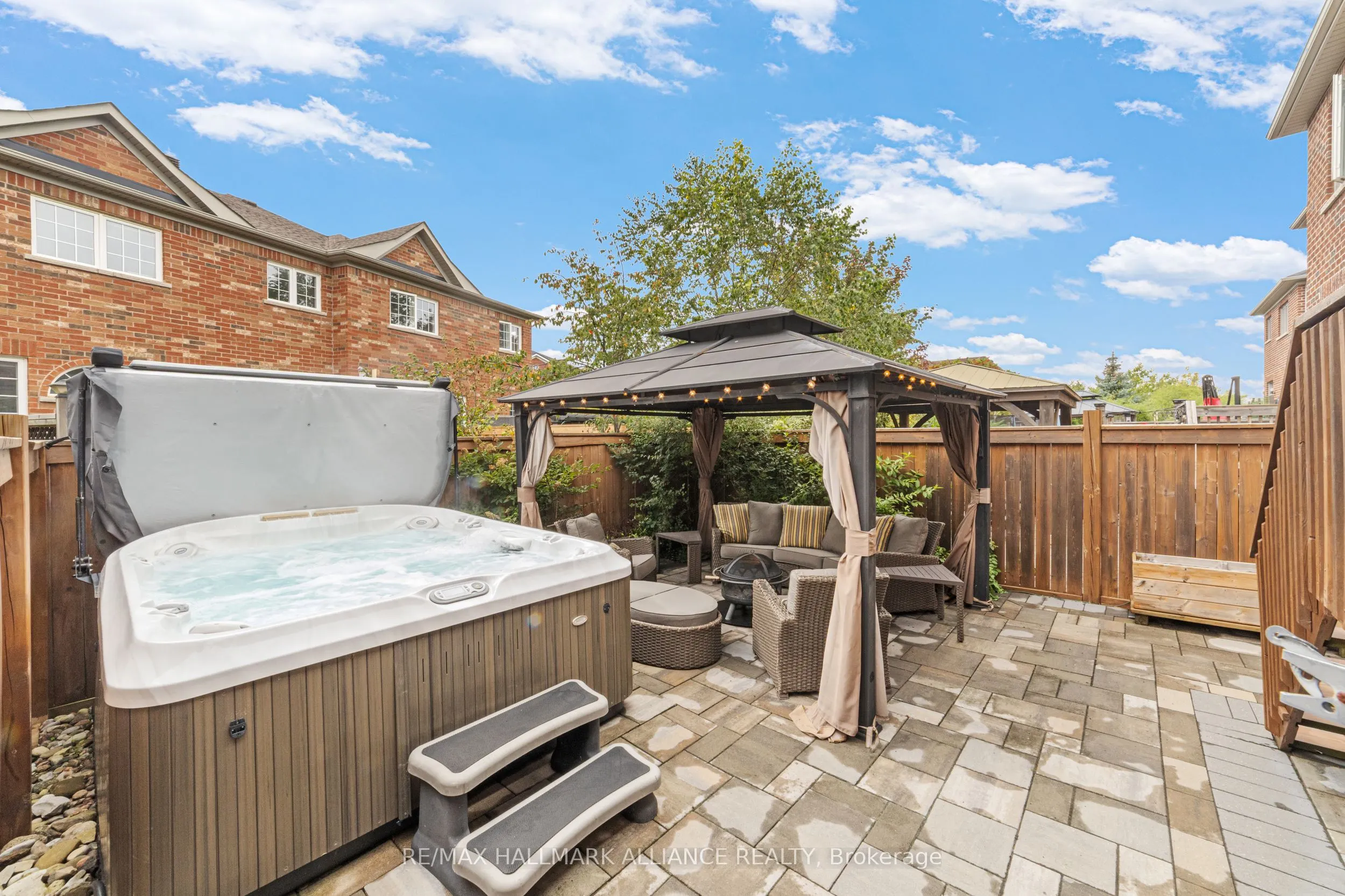 37 Diamond Leaf Lane