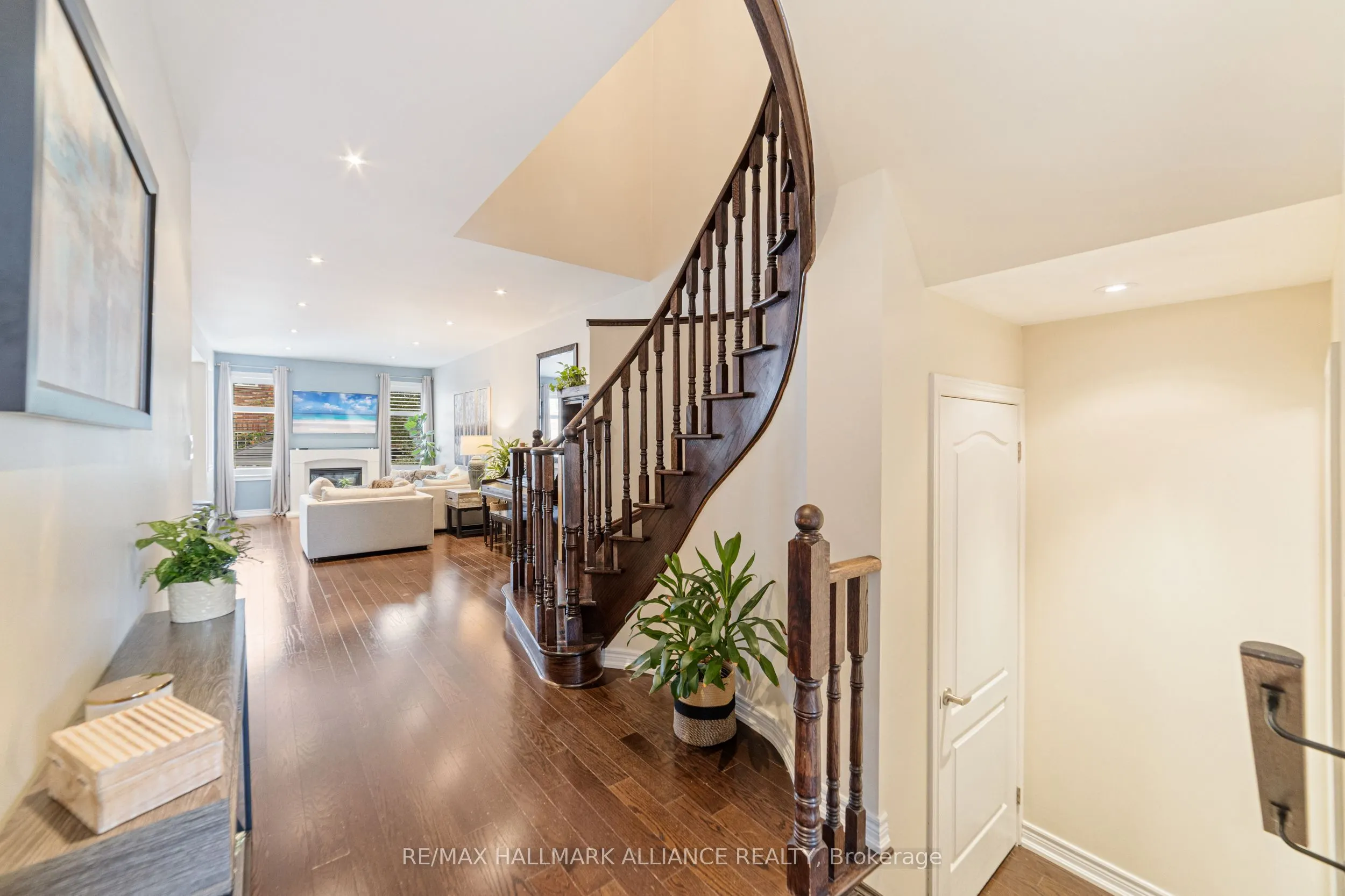 37 Diamond Leaf Lane
