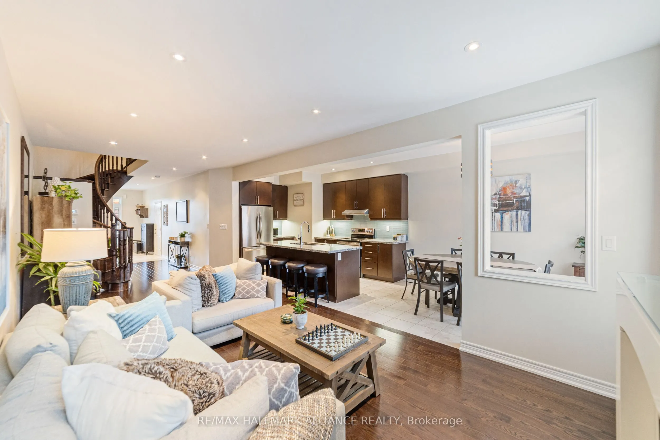 37 Diamond Leaf Lane