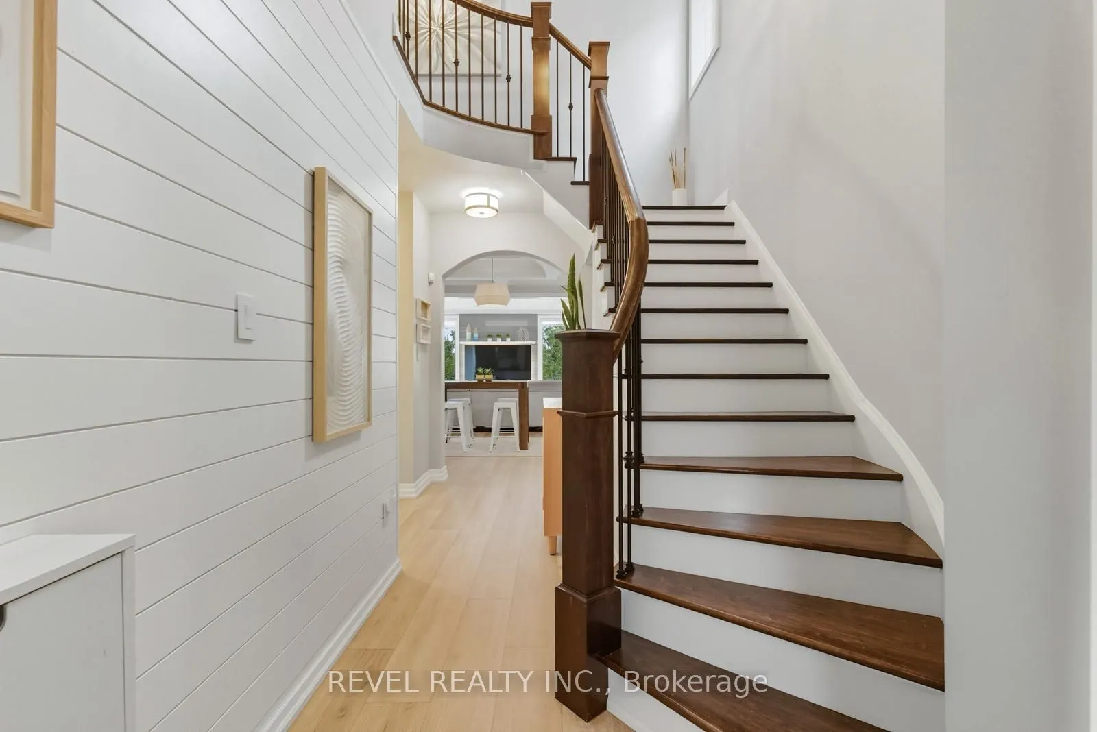 390 Gosford Crescent