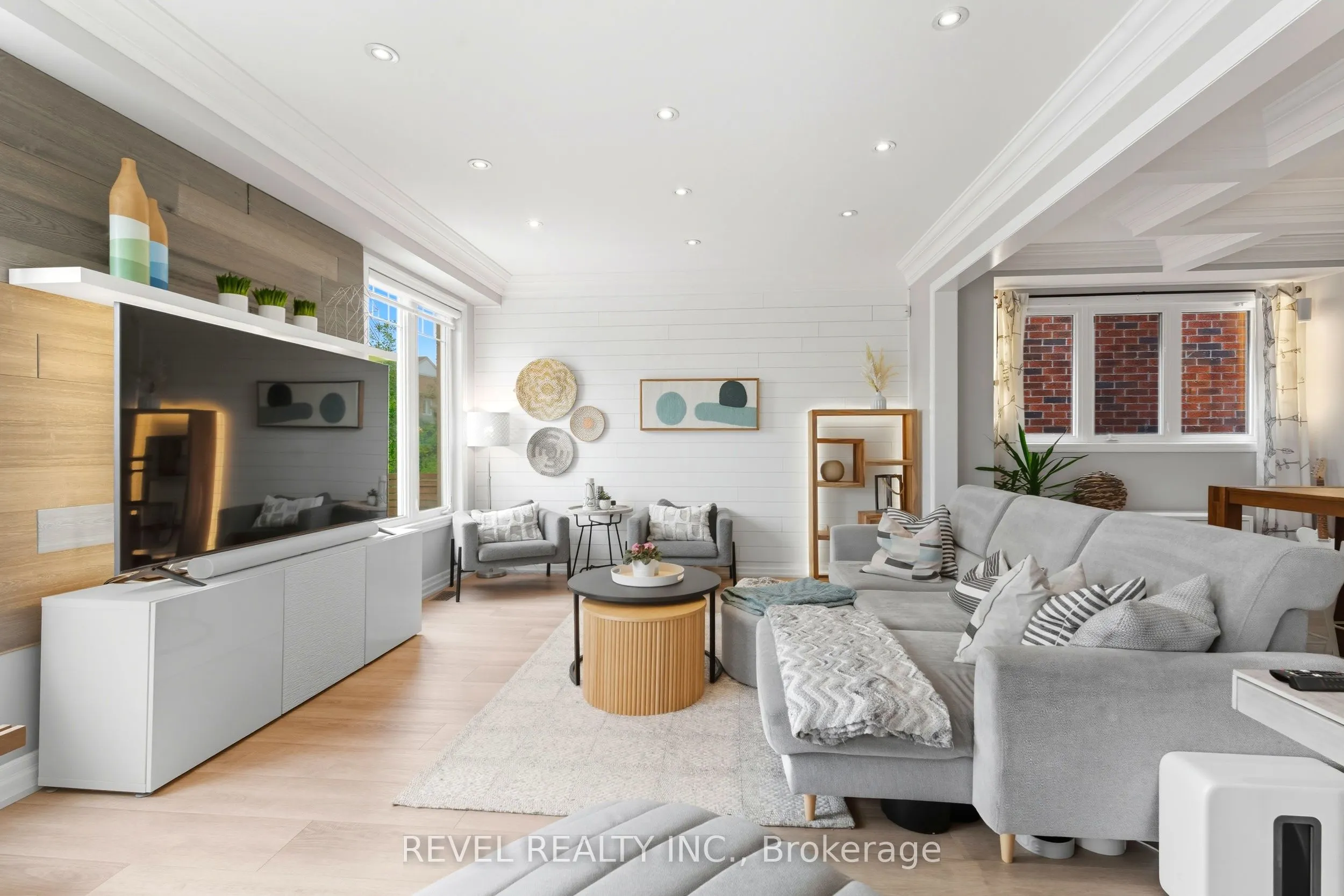 390 Gosford Crescent