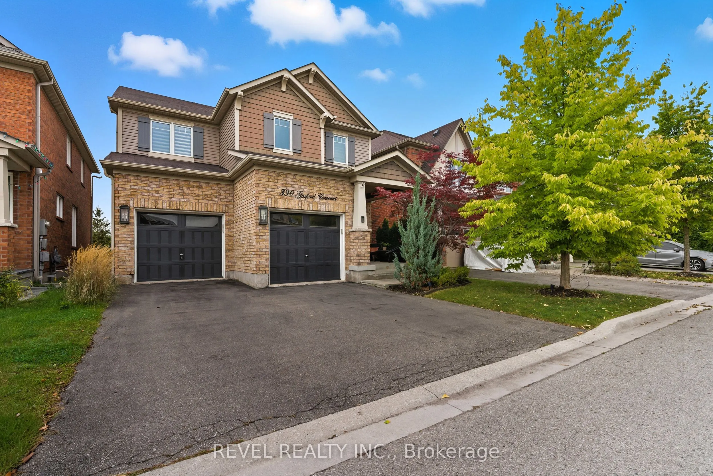 390 Gosford Crescent