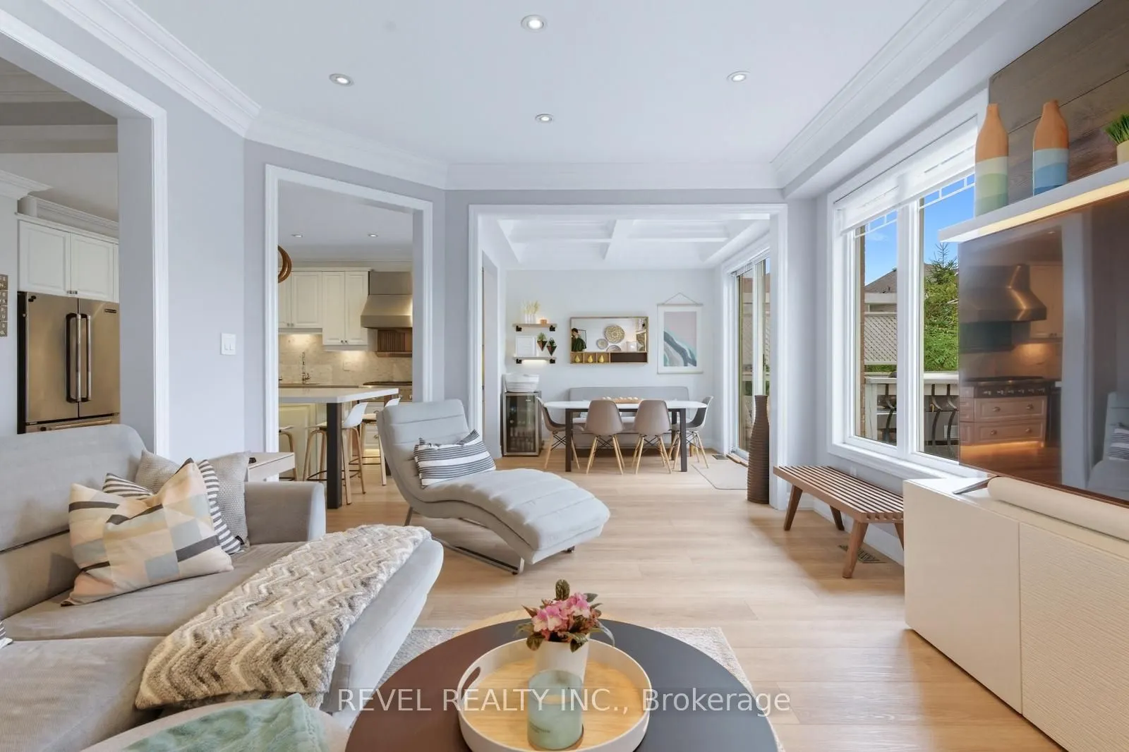390 Gosford Crescent