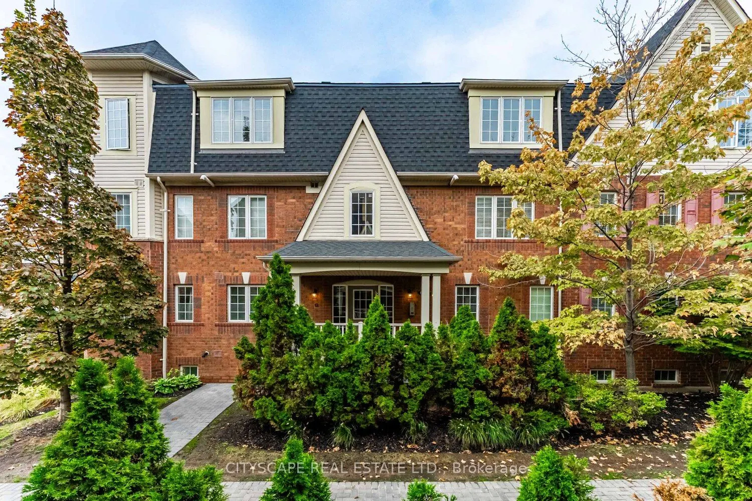 700 Neighbourhood Circle, #3