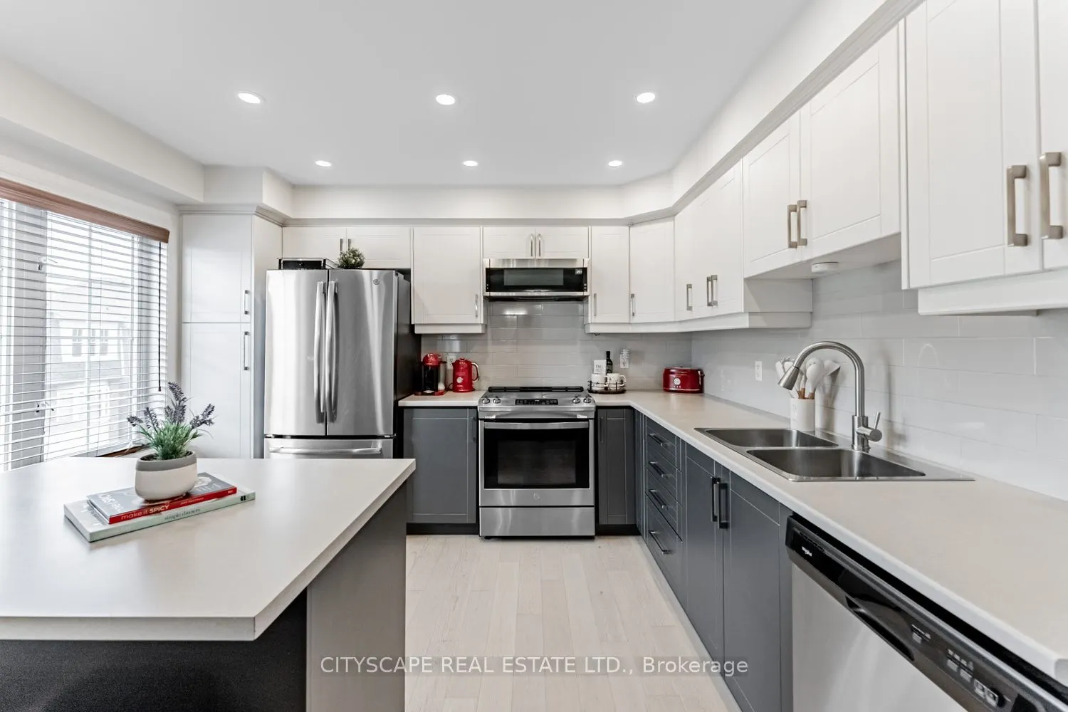 700 Neighbourhood Circle, #3