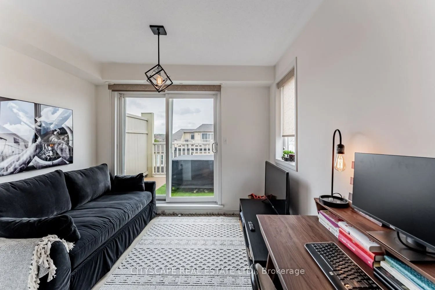700 Neighbourhood Circle, #3