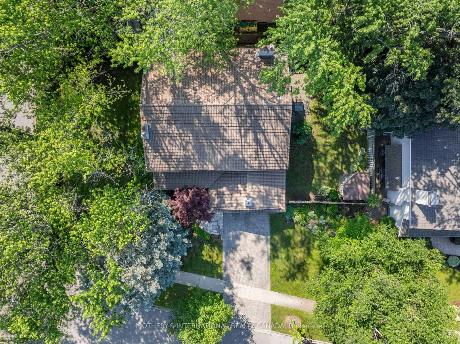 1601 Calumet Place