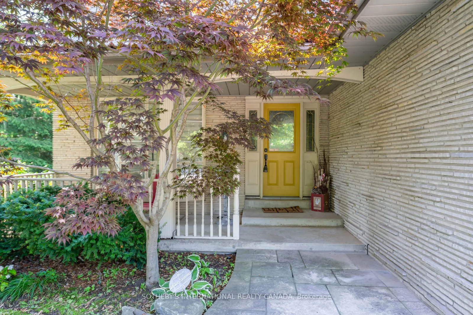 1601 Calumet Place
