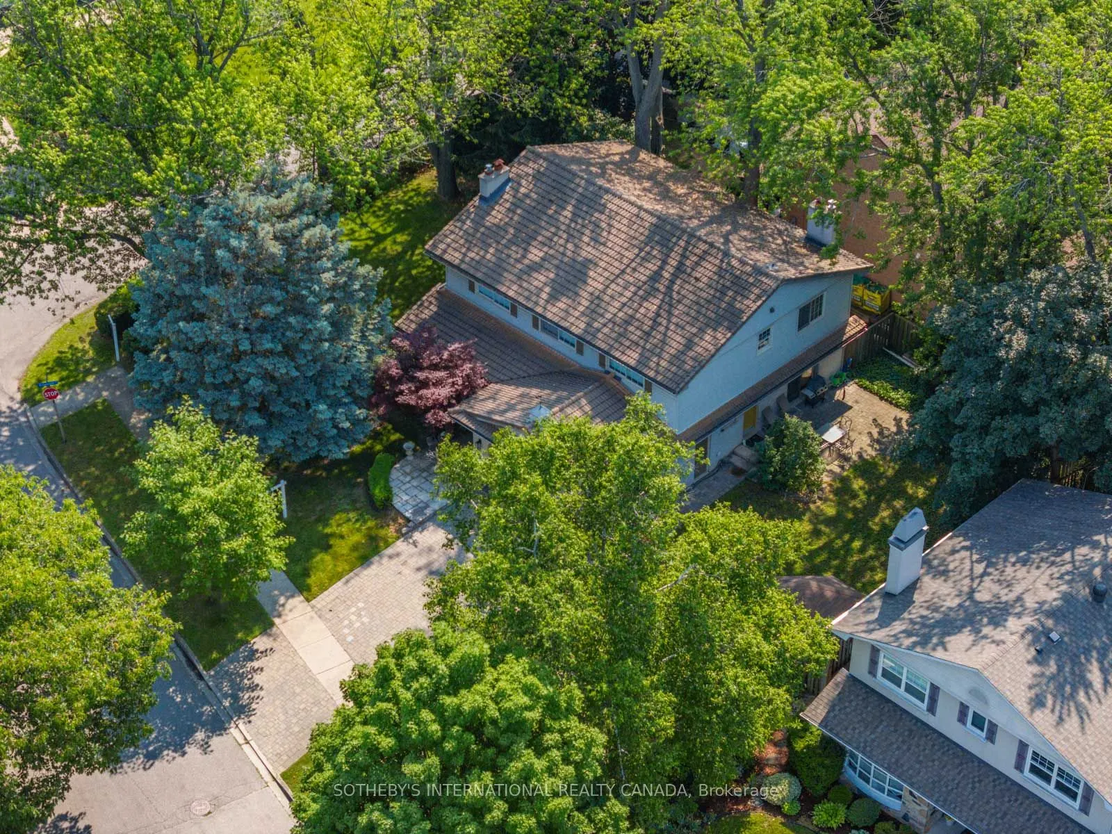 1601 Calumet Place