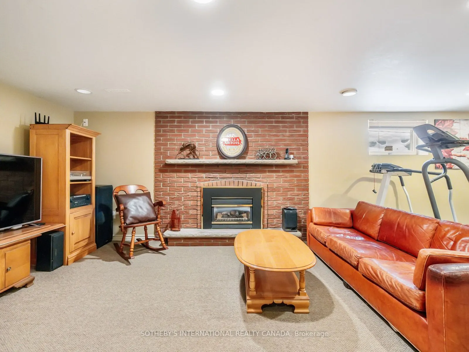 1601 Calumet Place