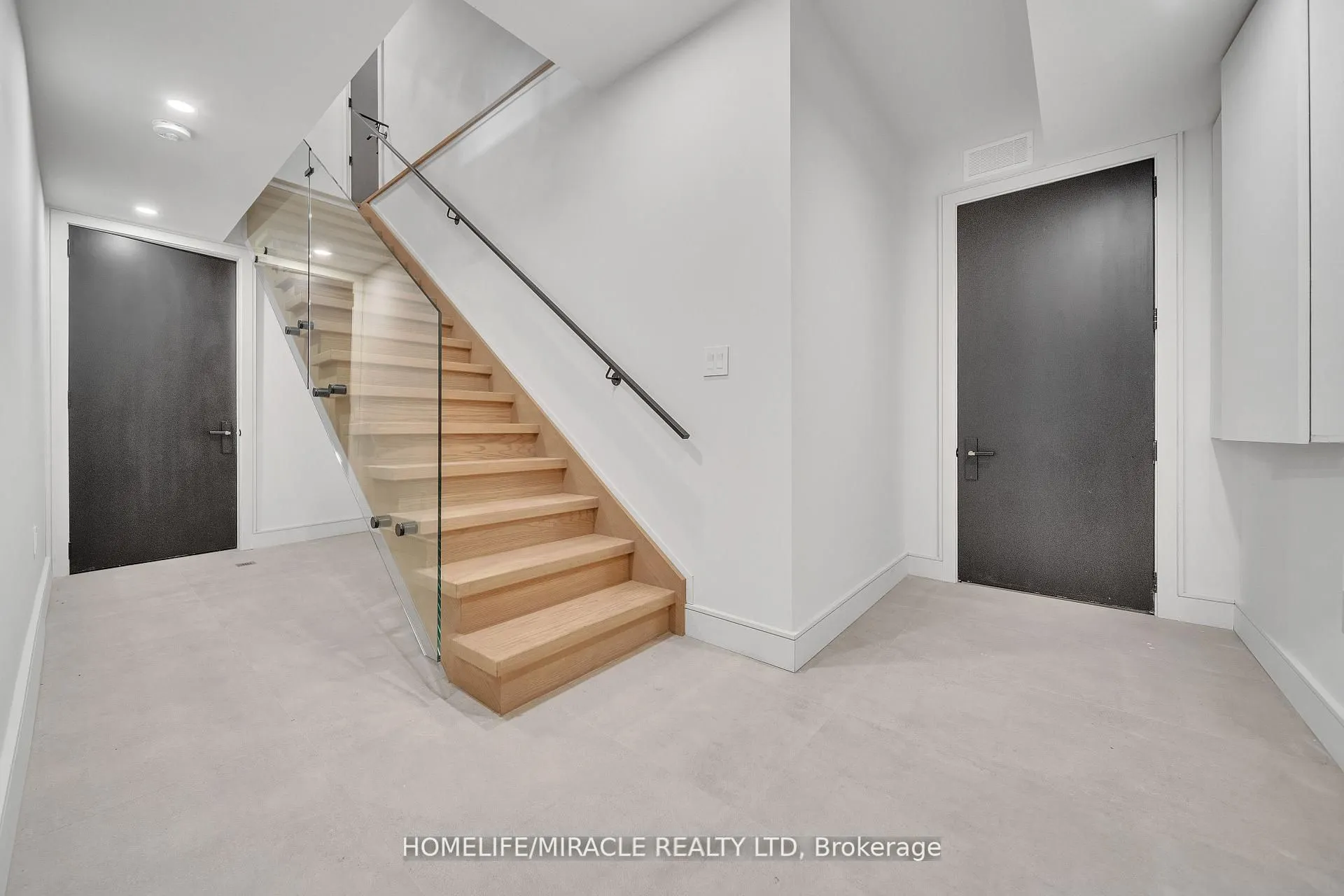 853 Tenth Street