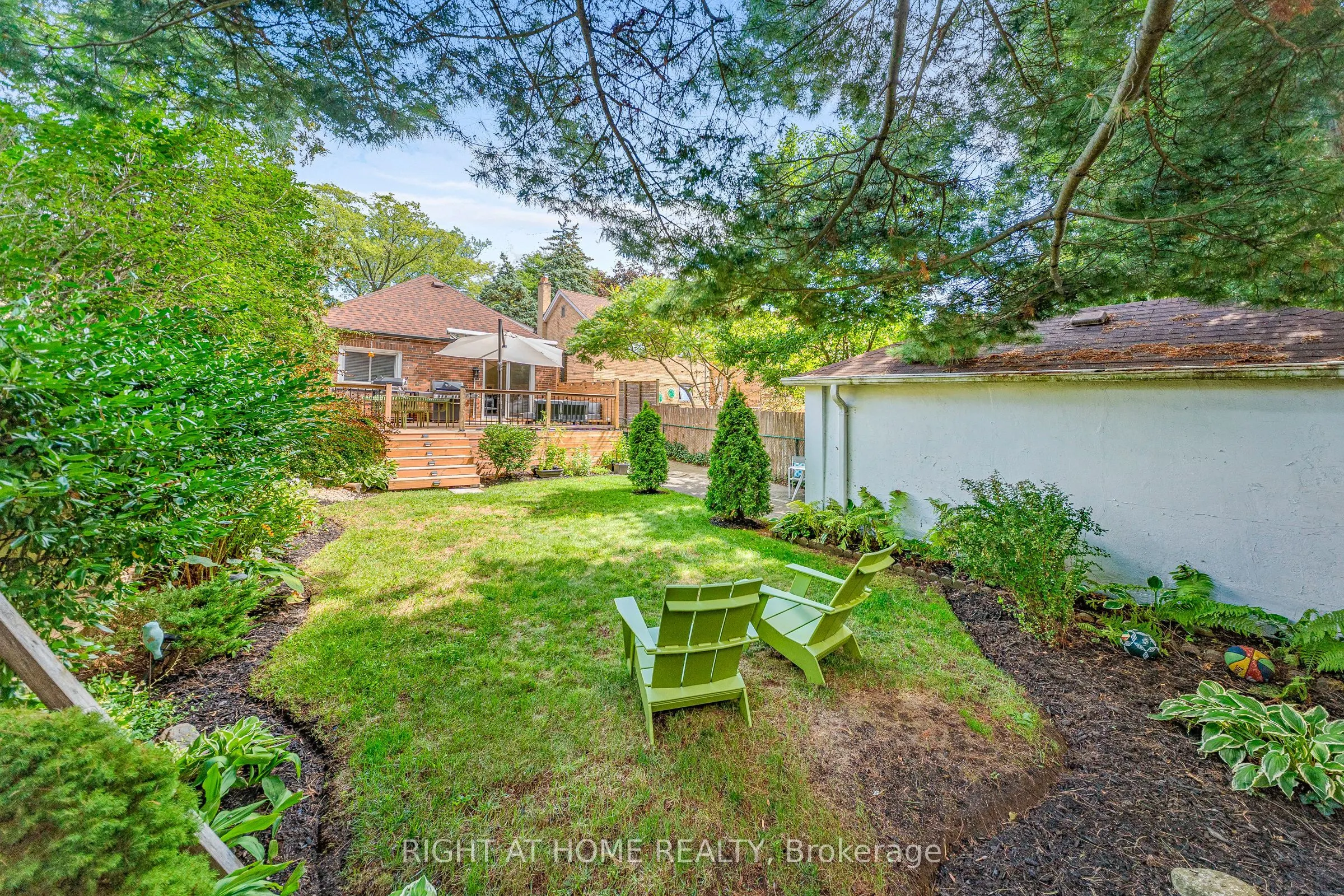 66 CLIVEDEN Avenue