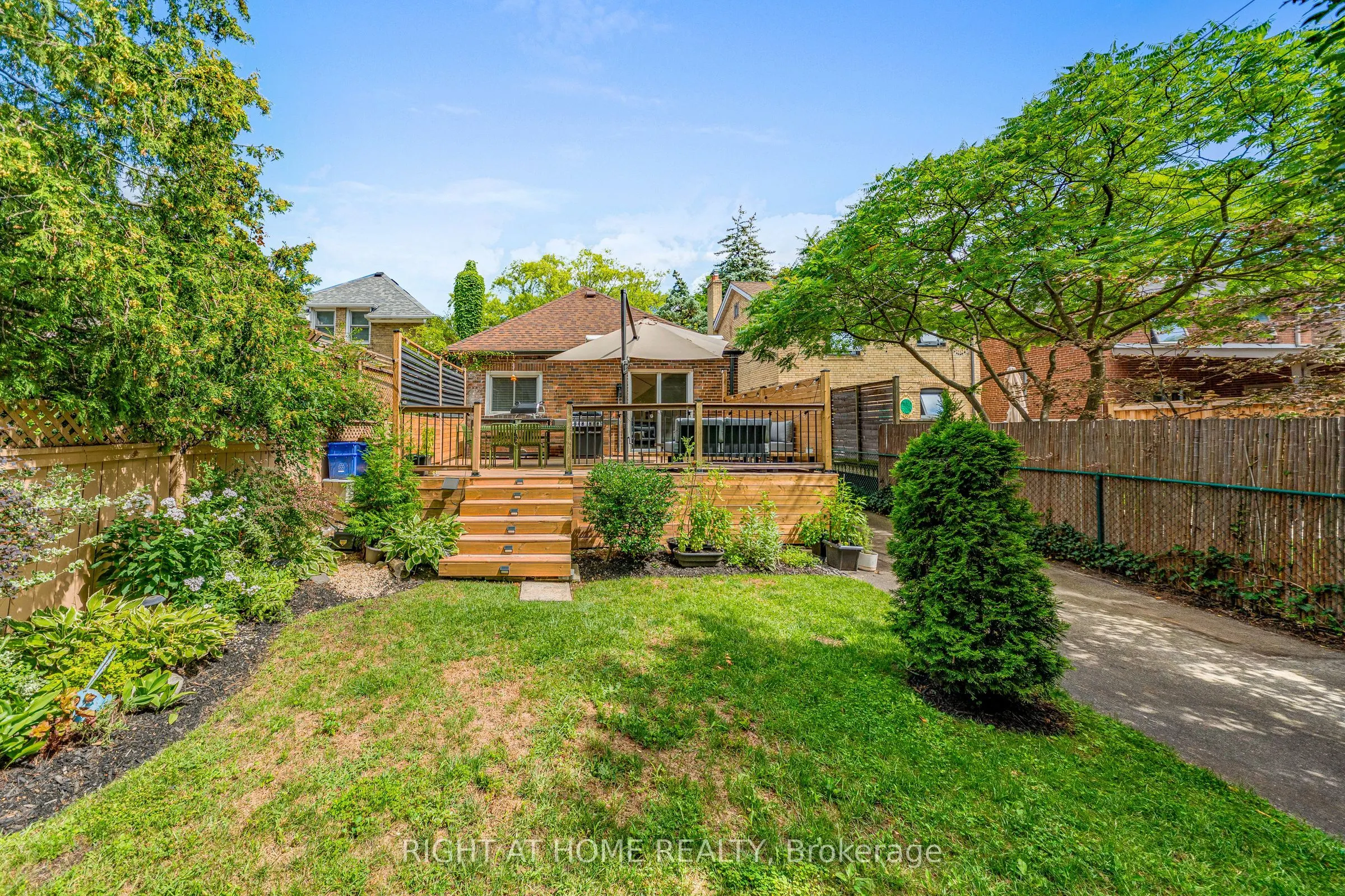 66 CLIVEDEN Avenue
