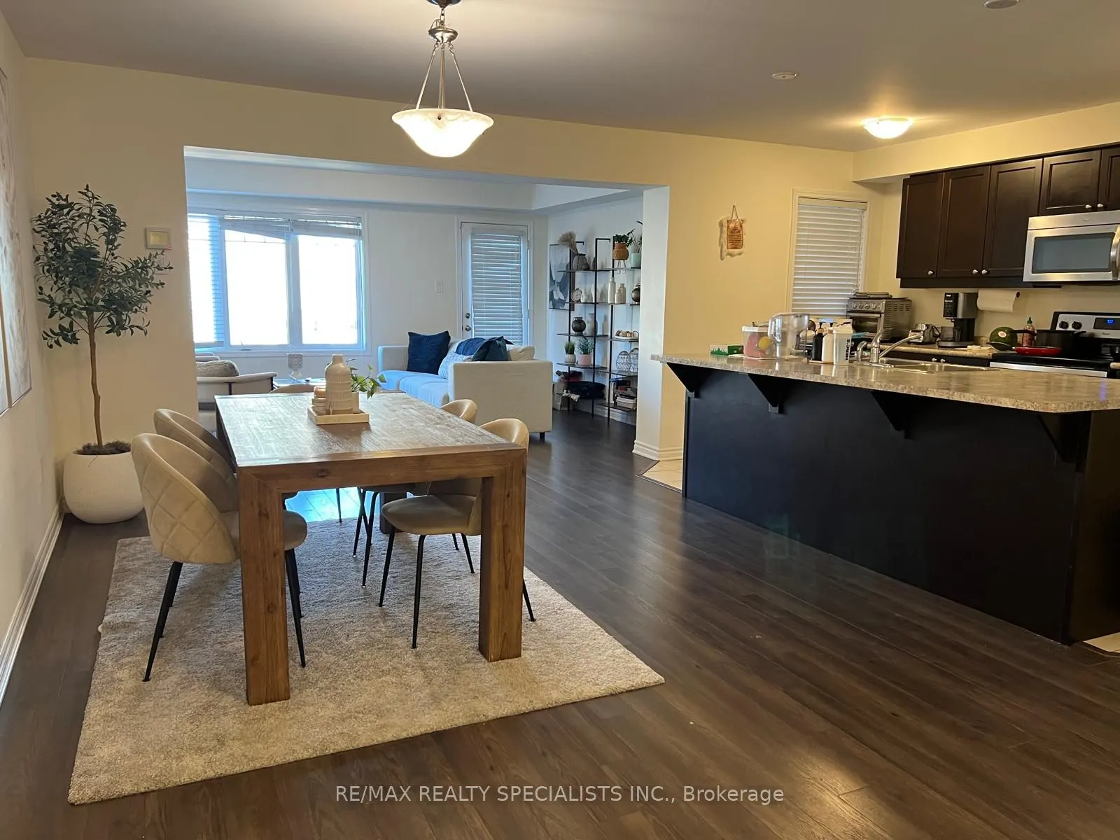 285 Casson Point