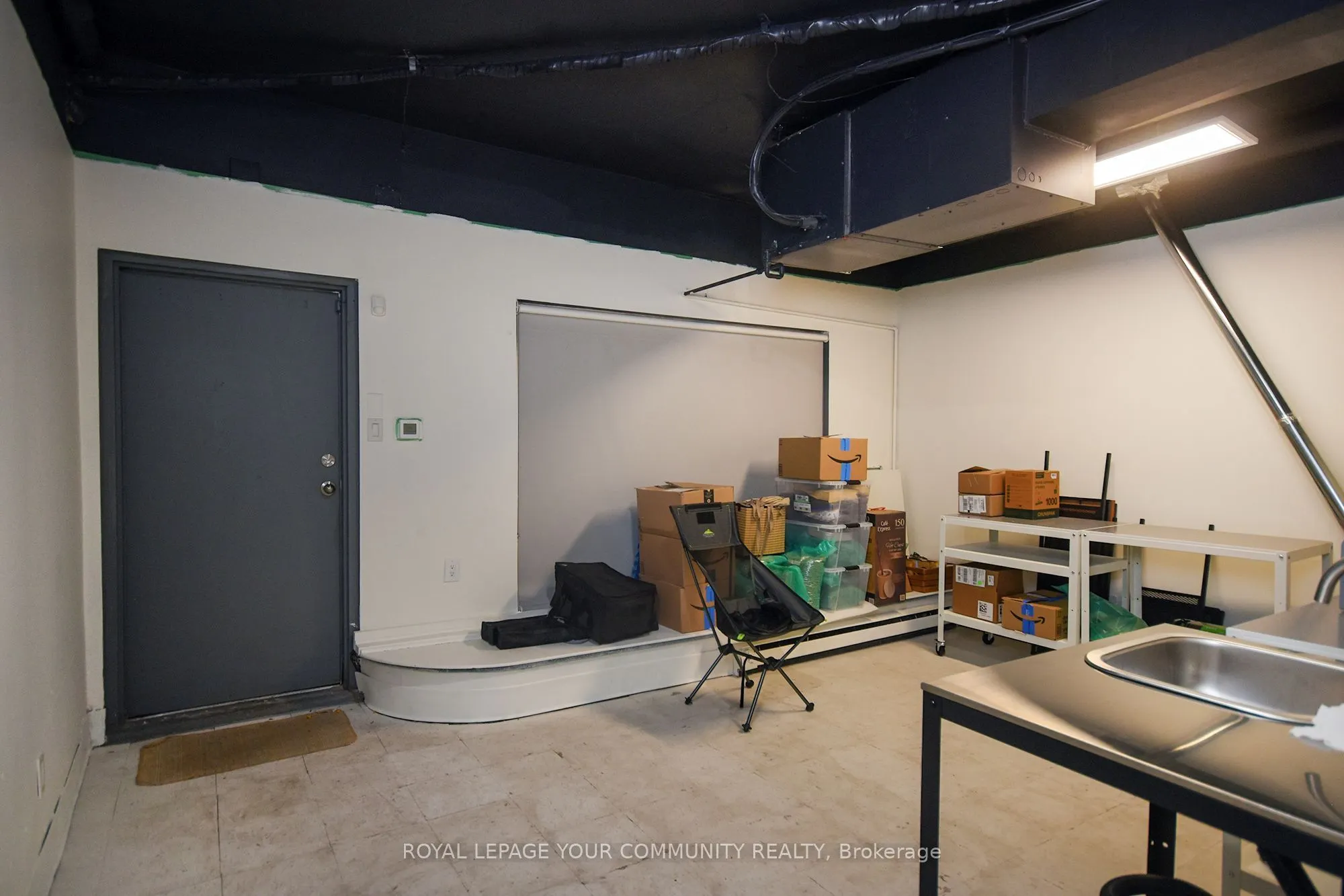 77 Lakeshore Road W