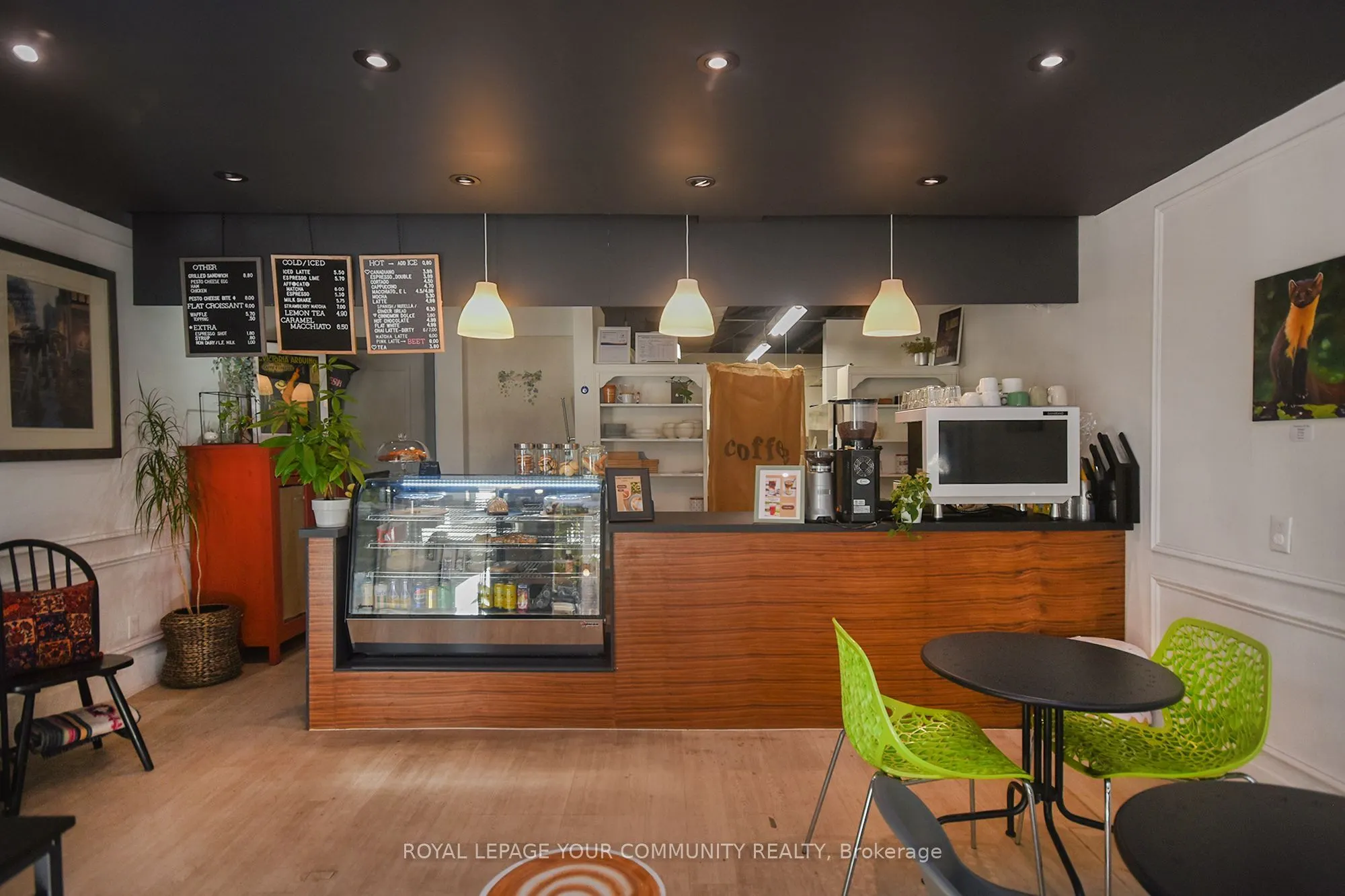 77 Lakeshore Road W