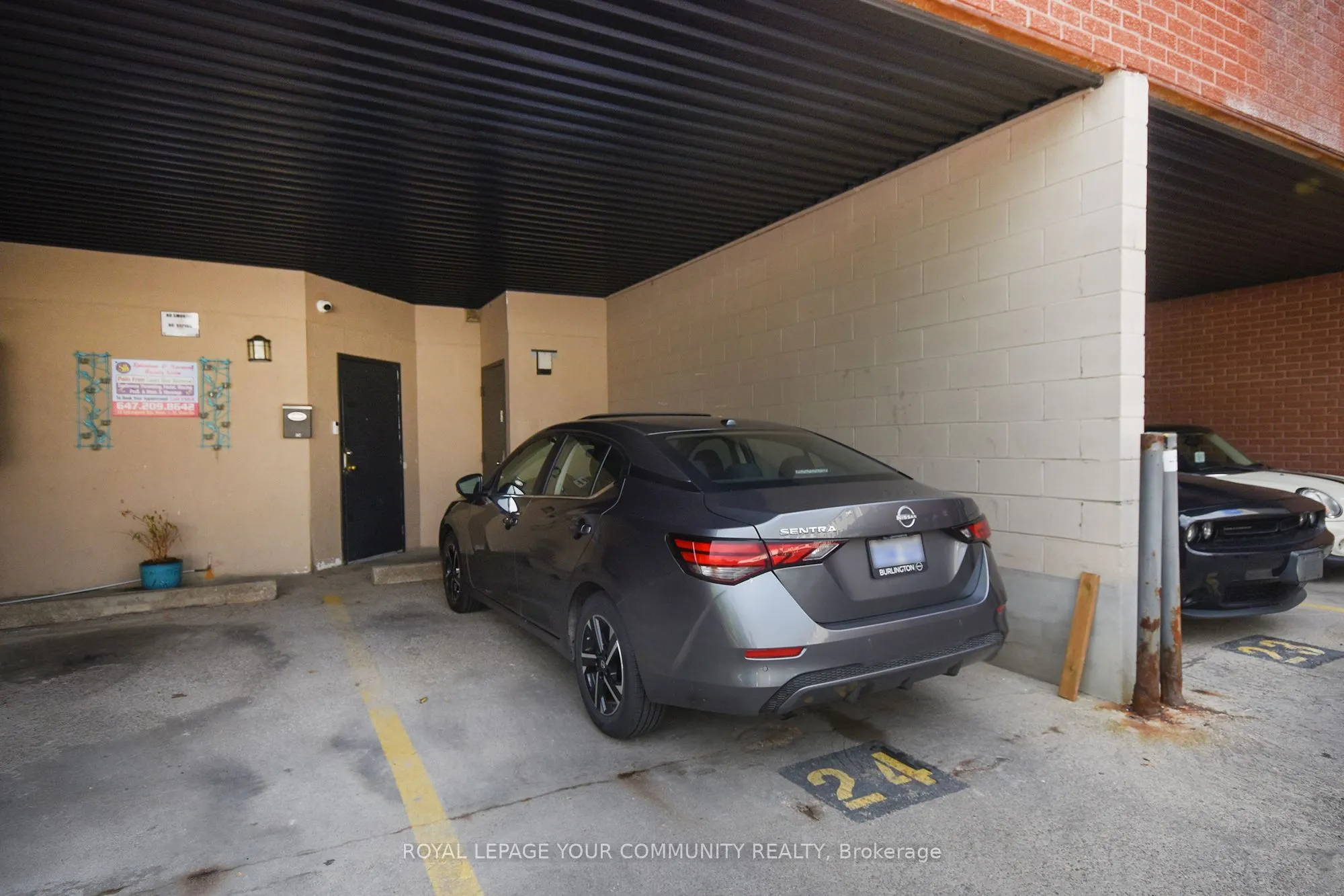 77 Lakeshore Road W